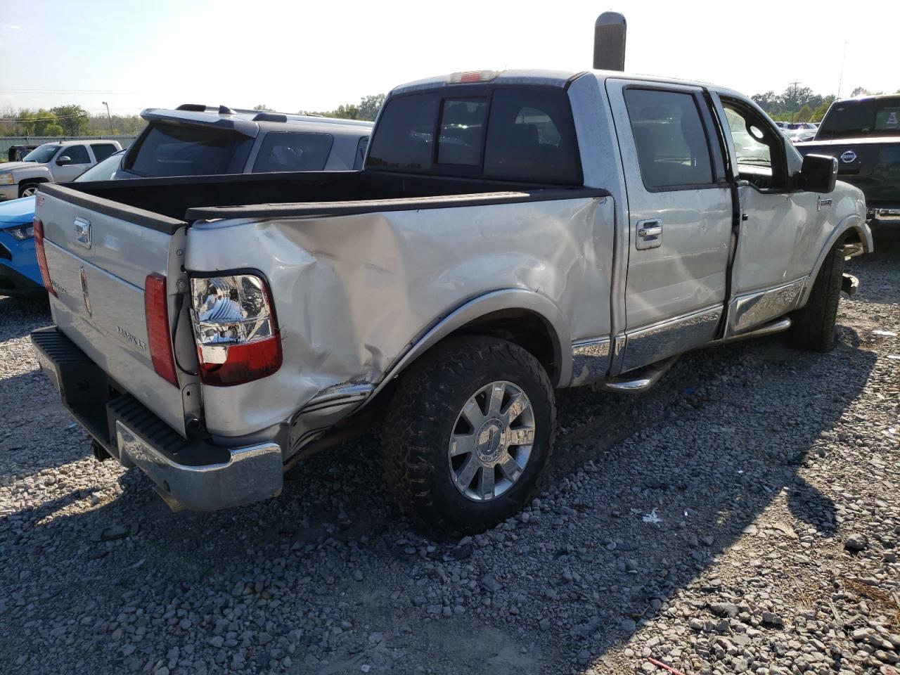 Photo 2 VIN: 5LTPW18566FJ01369 - LINCOLN MARK LT 