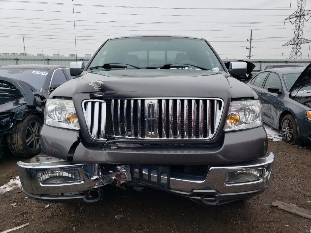 Photo 4 VIN: 5LTPW18566FJ04675 - LINCOLN MARK LT 