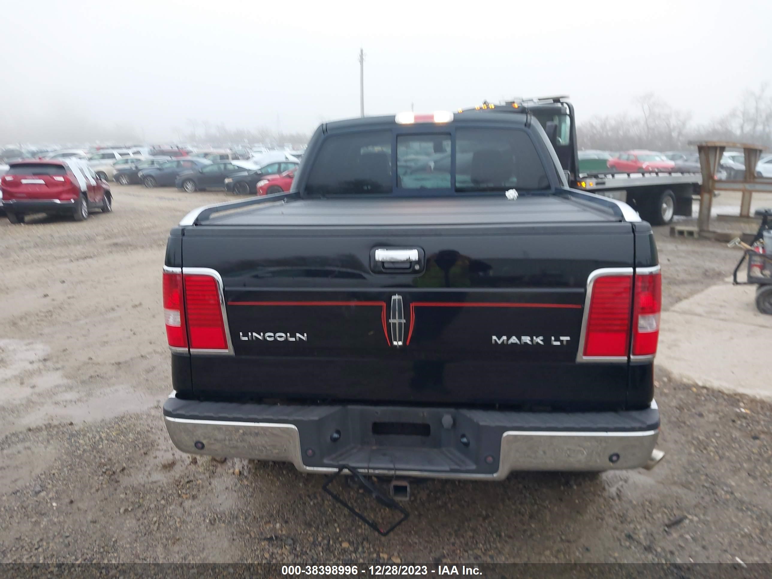 Photo 14 VIN: 5LTPW18567FJ12020 - LINCOLN MARK LT 