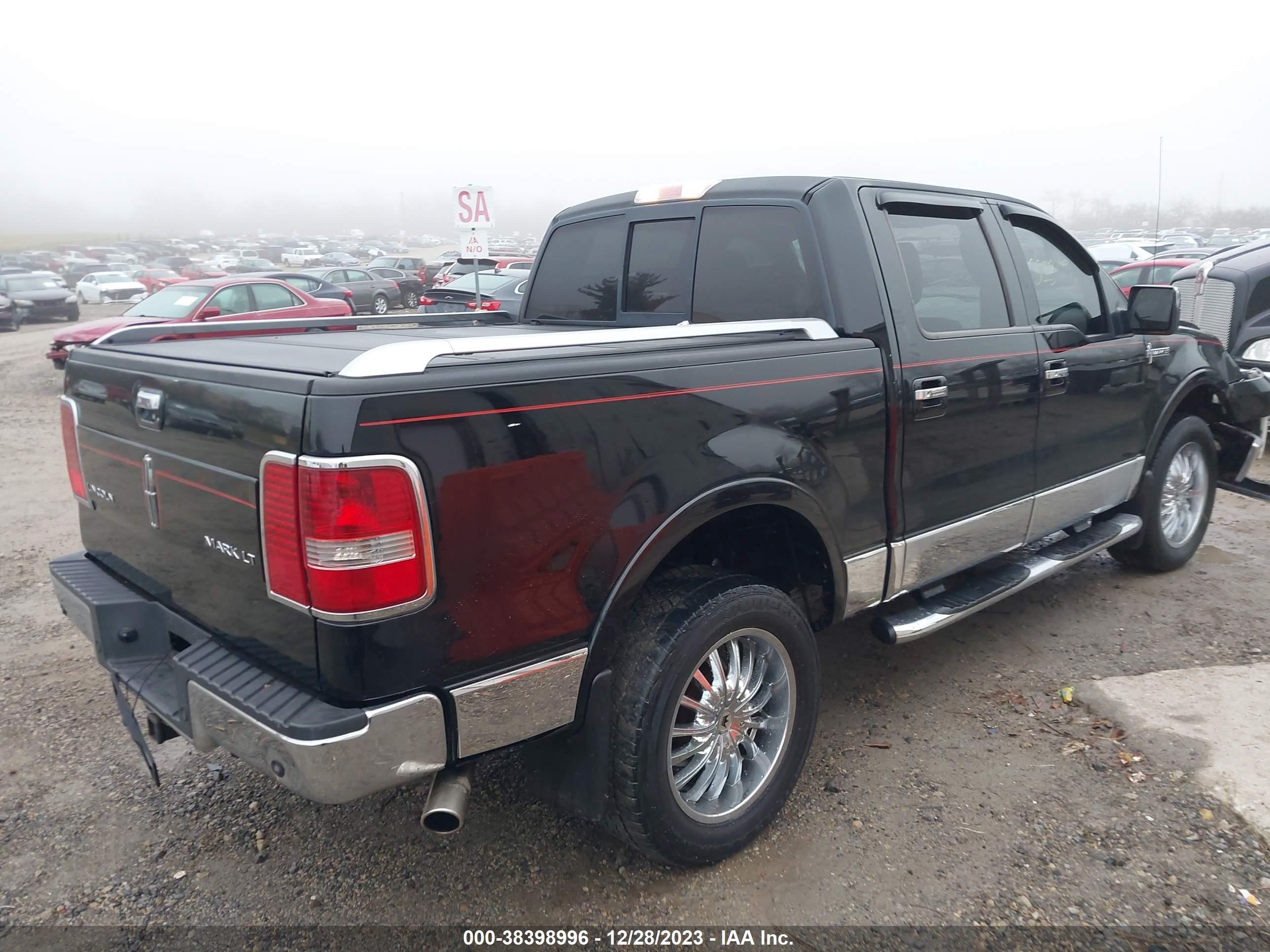 Photo 3 VIN: 5LTPW18567FJ12020 - LINCOLN MARK LT 