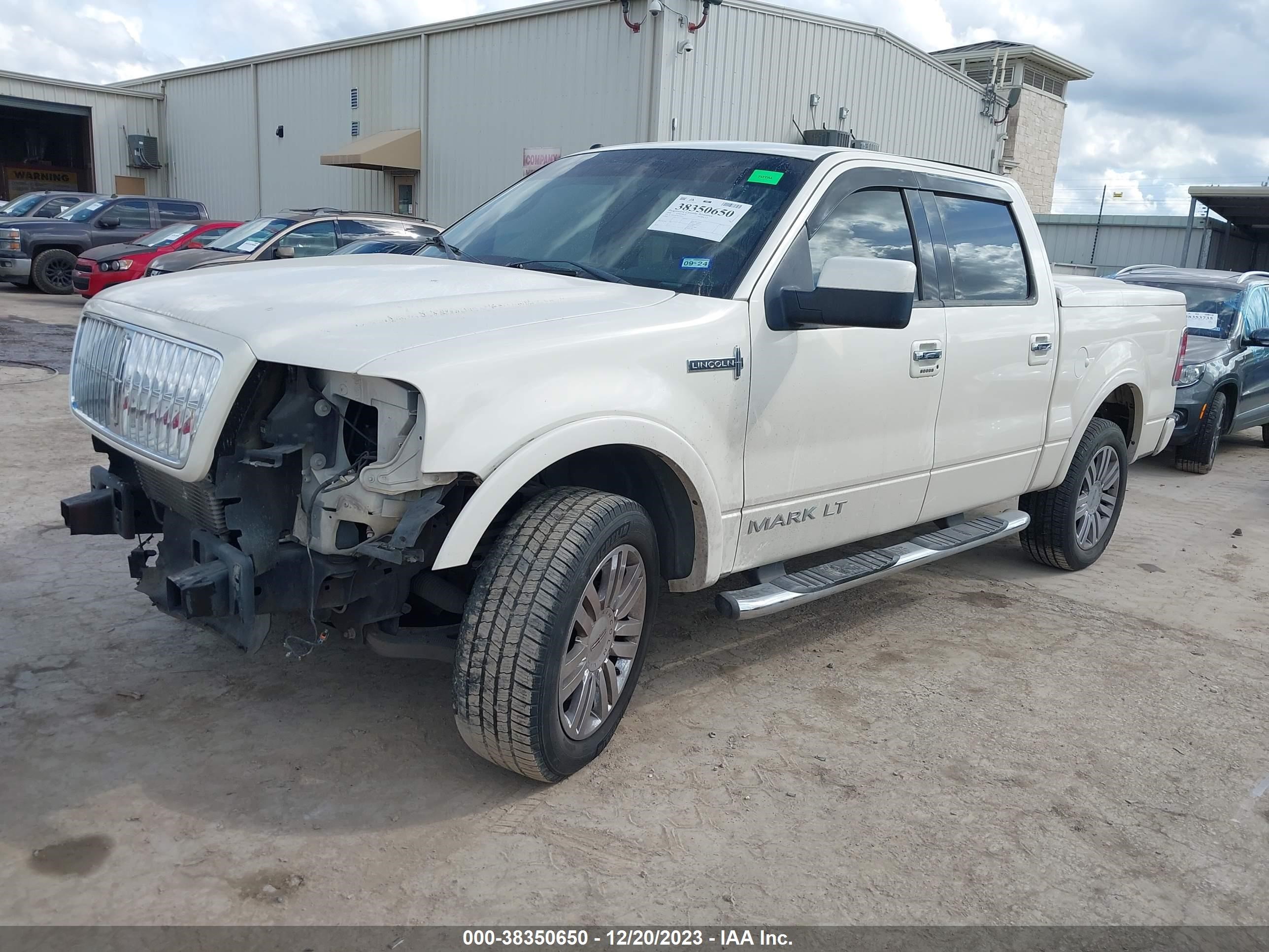 Photo 1 VIN: 5LTPW18578FJ00072 - LINCOLN MARK LT 