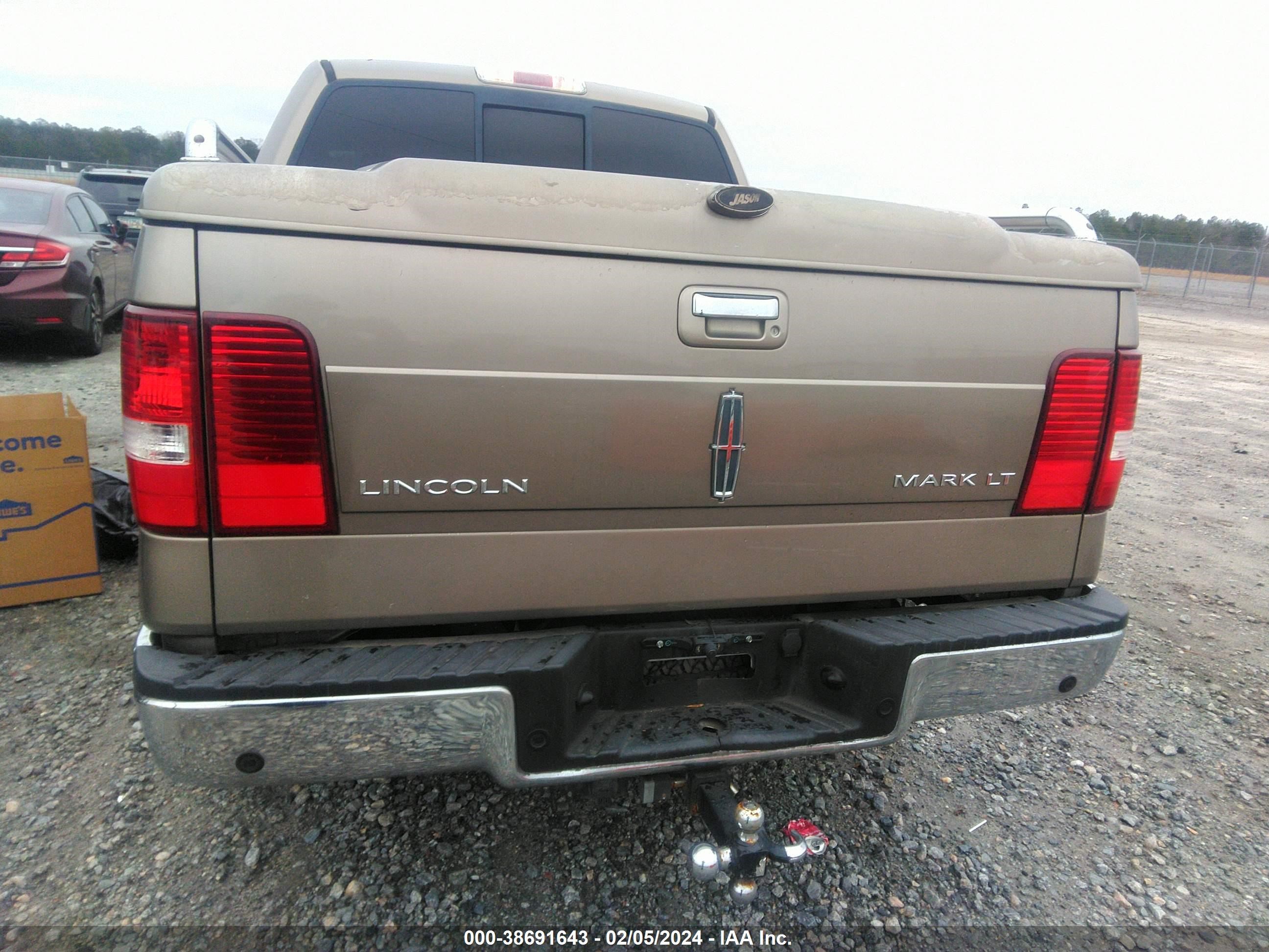 Photo 5 VIN: 5LTPW18586FJ02023 - LINCOLN MARK LT 