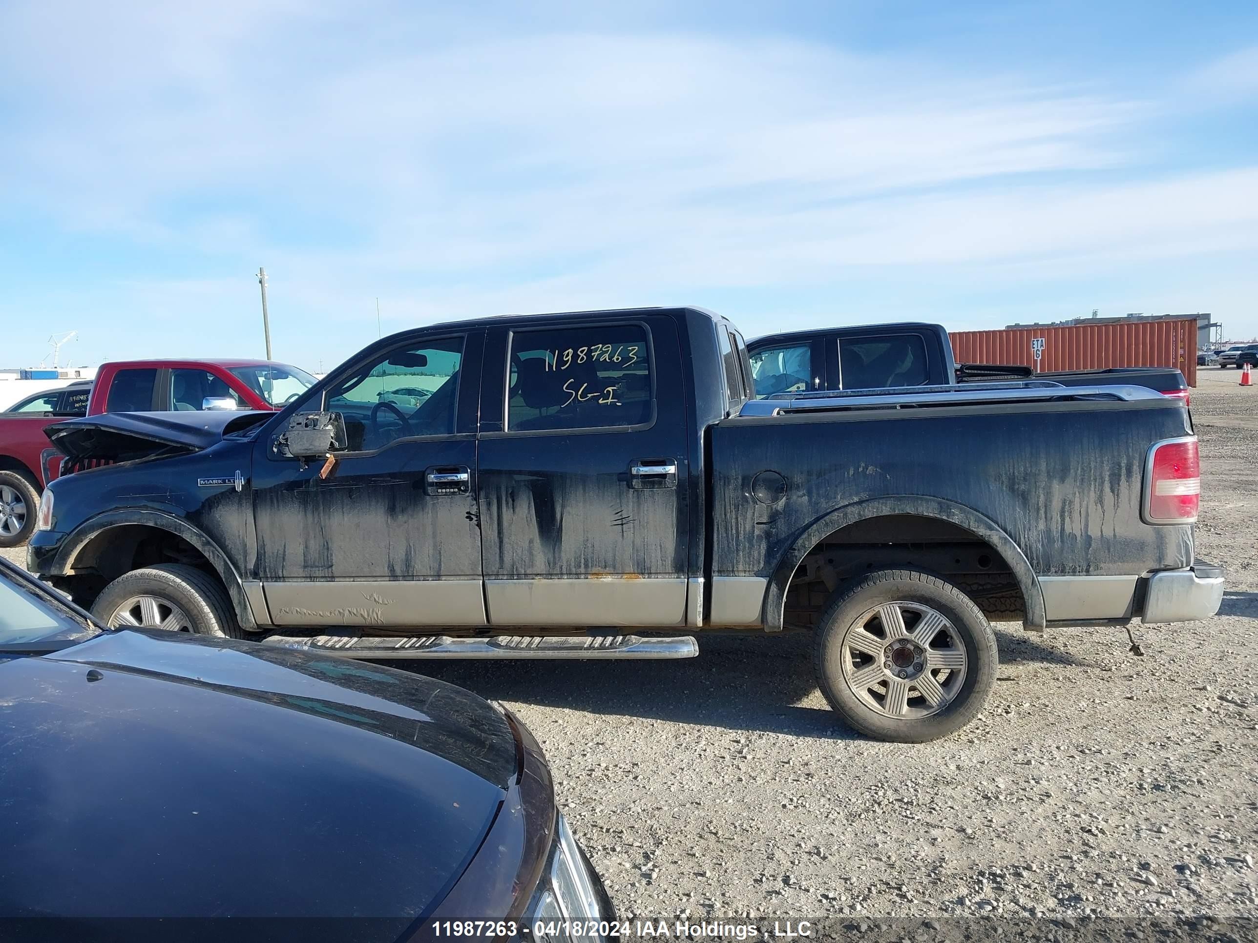 Photo 13 VIN: 5LTPW18587FJ04016 - LINCOLN MARK LT 