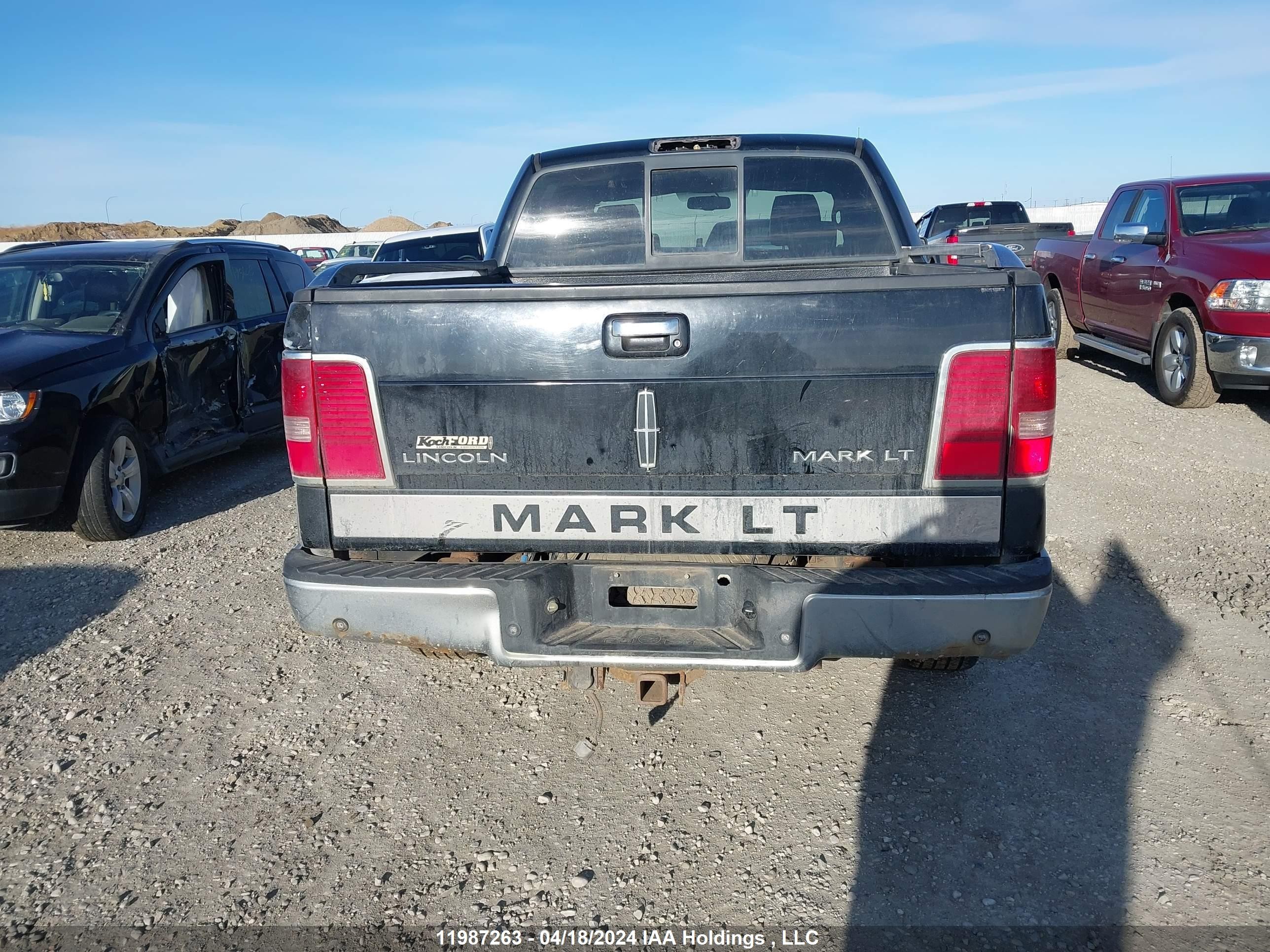 Photo 15 VIN: 5LTPW18587FJ04016 - LINCOLN MARK LT 