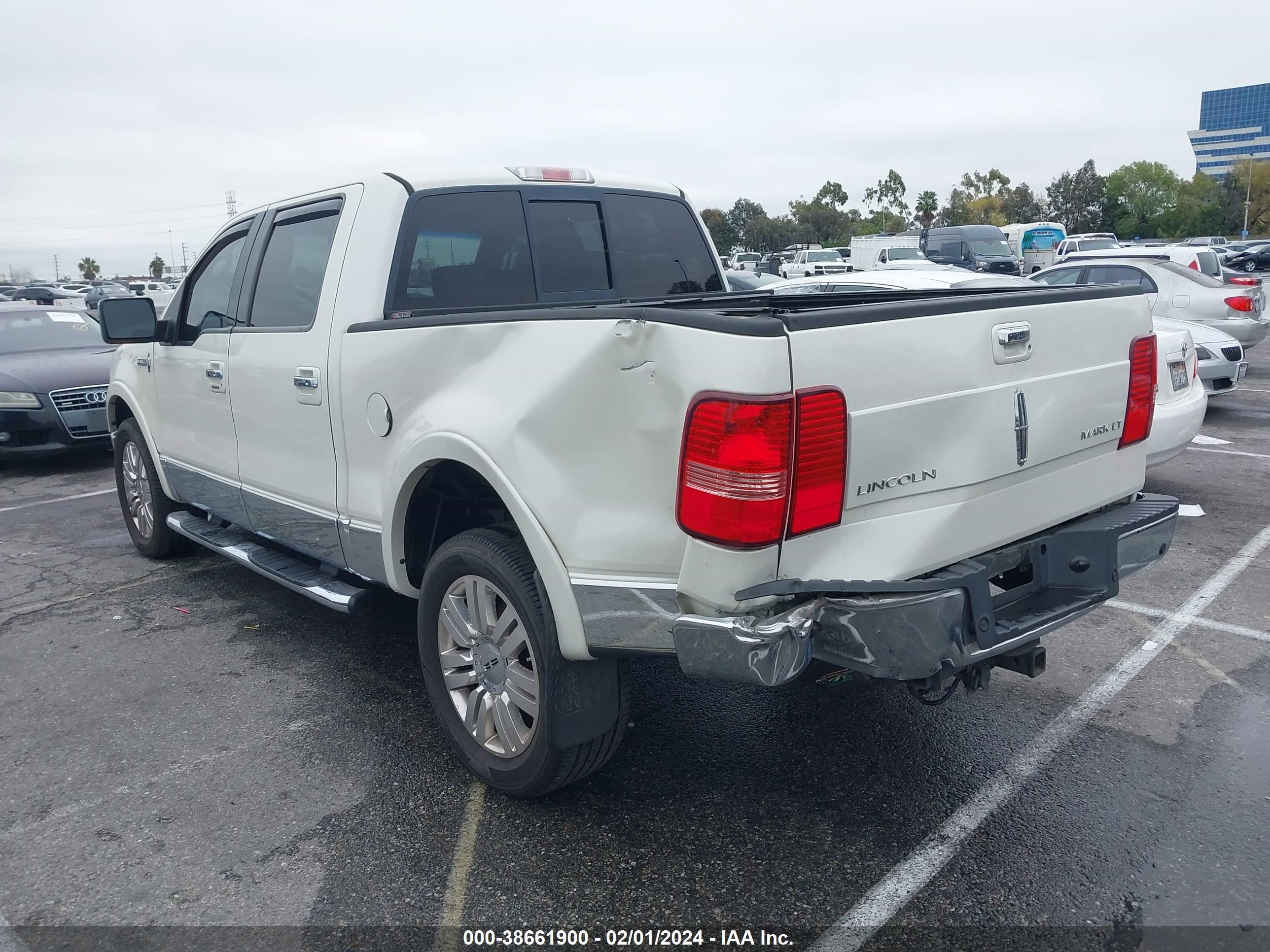 Photo 2 VIN: 5LTPW18596FJ24113 - LINCOLN MARK LT 