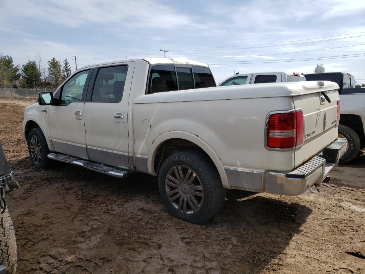 Photo 1 VIN: 5LTPW18597FJ09385 - LINCOLN MARK LT 