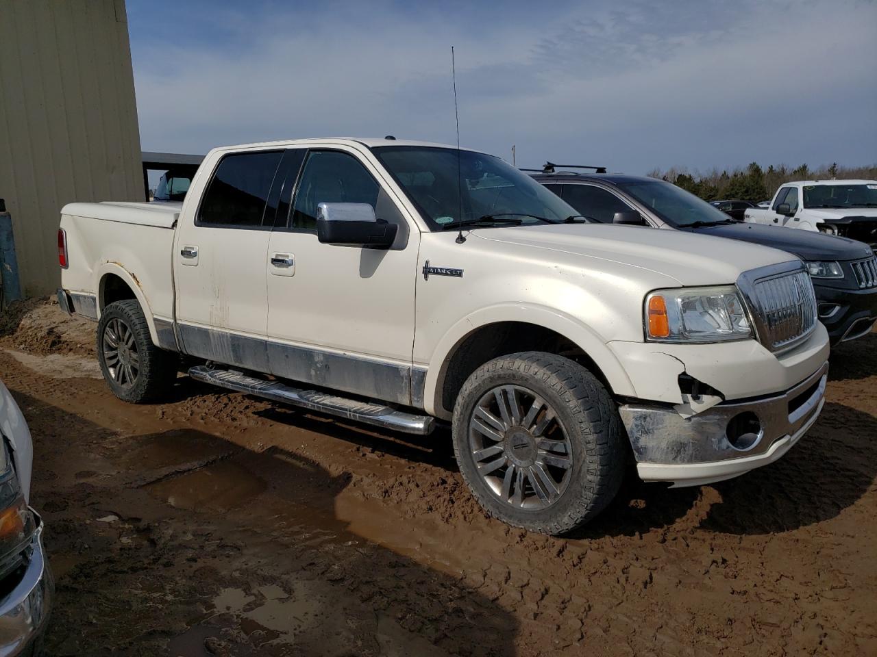 Photo 3 VIN: 5LTPW18597FJ09385 - LINCOLN MARK LT 