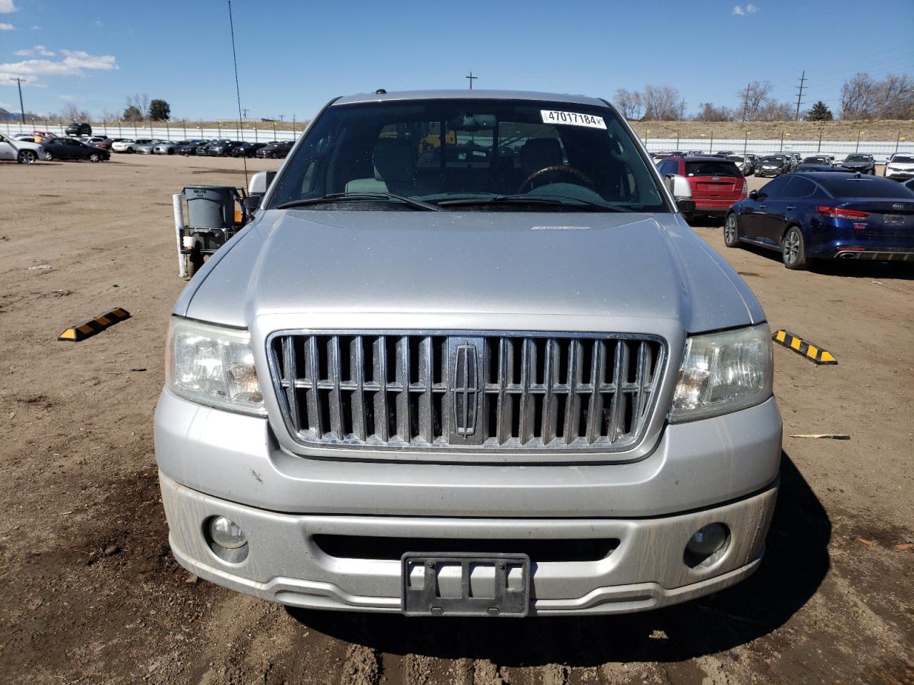 Photo 4 VIN: 5LTPW18597FJ11623 - LINCOLN MARK LT 