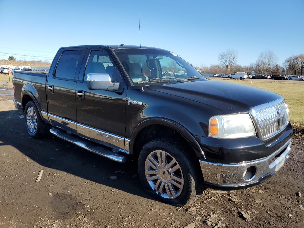 Photo 3 VIN: 5LTPW18598FJ00056 - LINCOLN MARK LT 