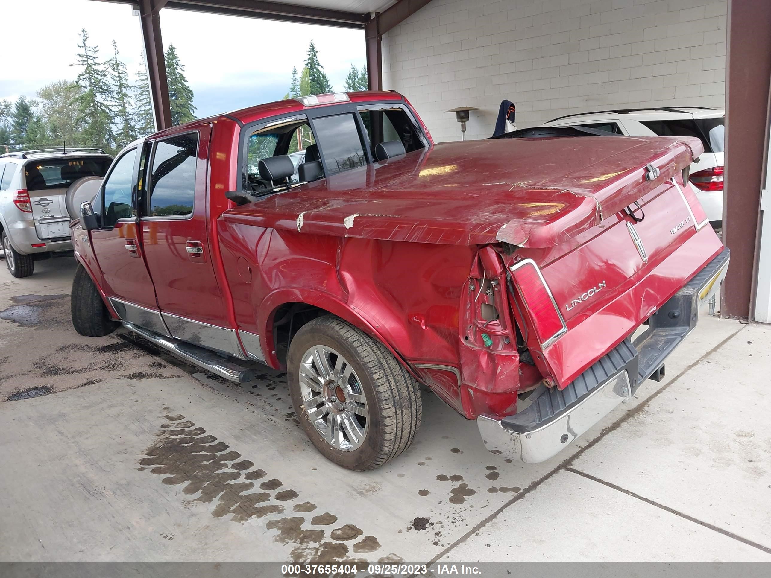 Photo 2 VIN: 5LTPW18598FJ04494 - LINCOLN MARK LT 