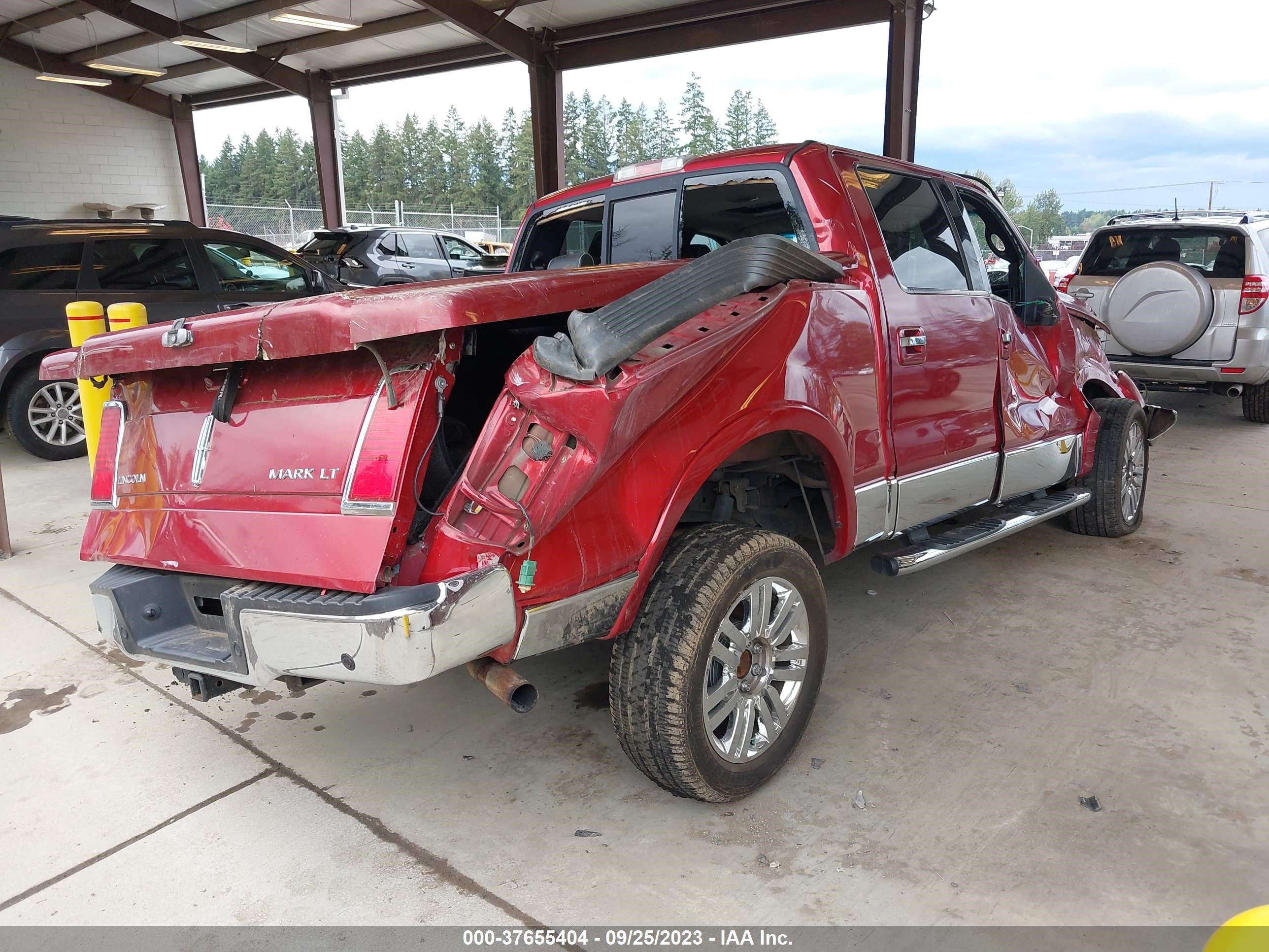 Photo 3 VIN: 5LTPW18598FJ04494 - LINCOLN MARK LT 