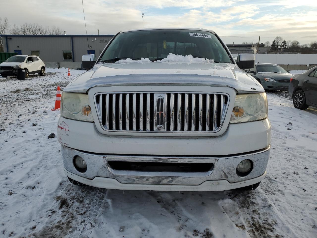 Photo 4 VIN: 5LTPW185X6FJ13041 - LINCOLN MARK LT 