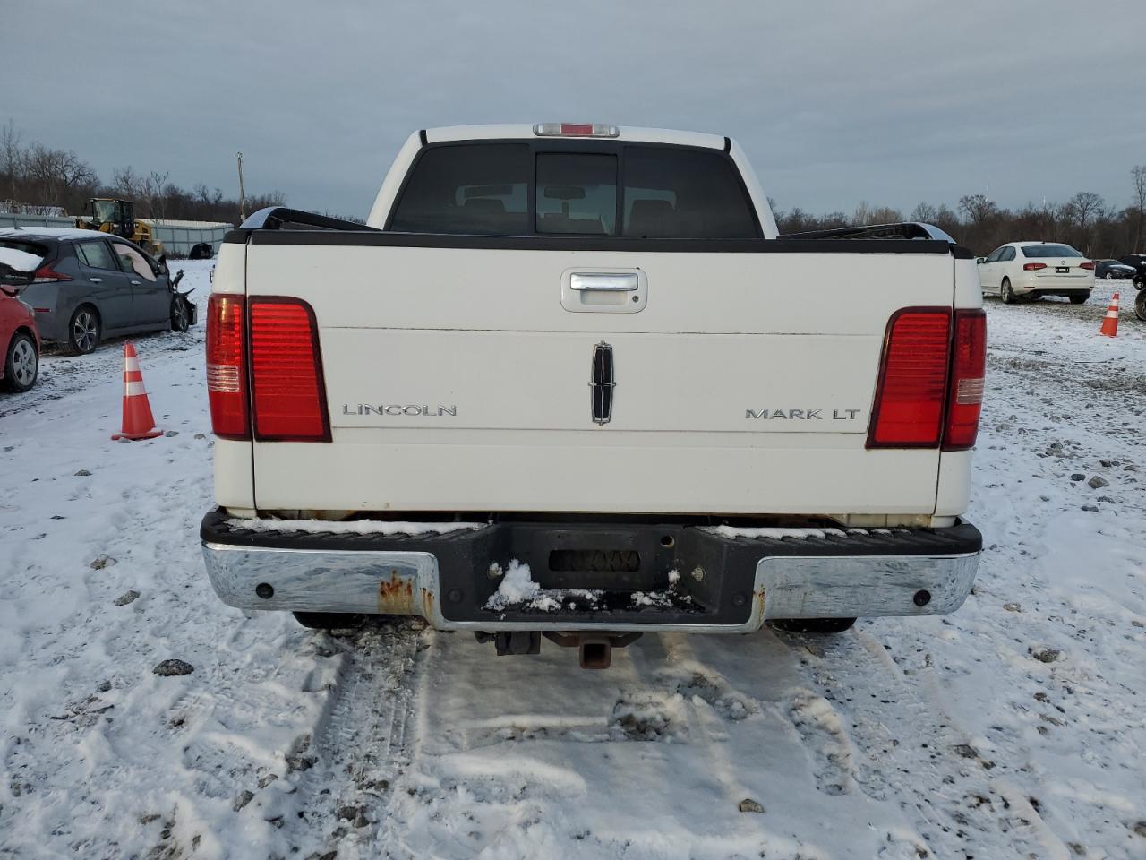 Photo 5 VIN: 5LTPW185X6FJ13041 - LINCOLN MARK LT 