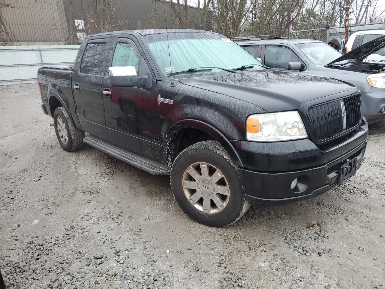 Photo 3 VIN: 5LTPW185X6FJ17526 - LINCOLN MARK LT 