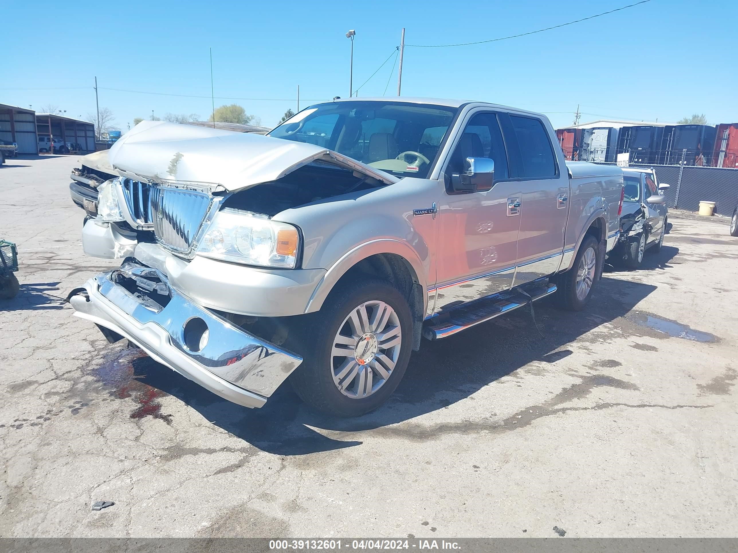 Photo 1 VIN: 5LTPW185X6FJ23133 - LINCOLN MARK LT 