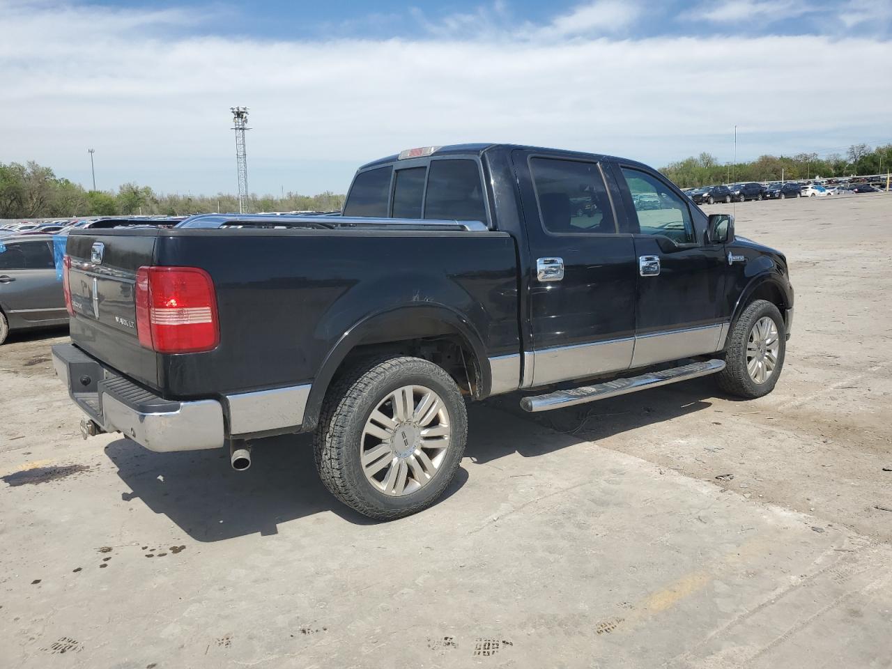 Photo 2 VIN: 5LTPW185X6FJ24296 - LINCOLN MARK LT 