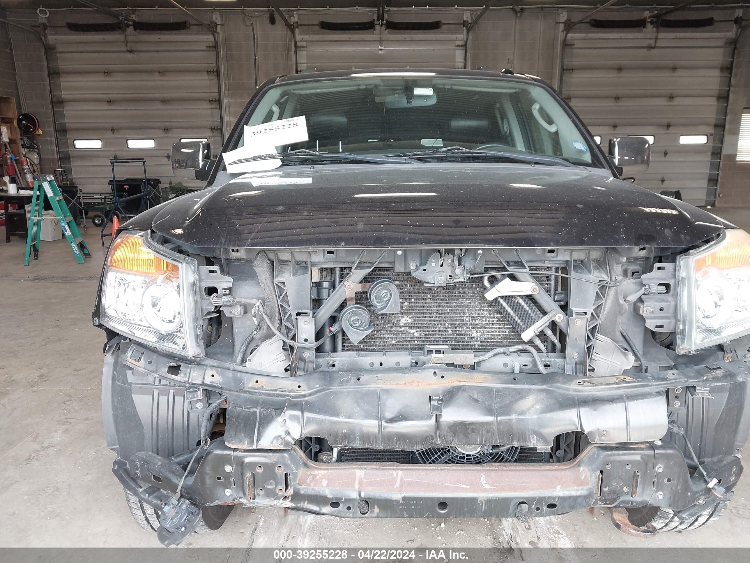 Photo 10 VIN: 5N1AA0NC1AN623227 - NISSAN ARMADA 