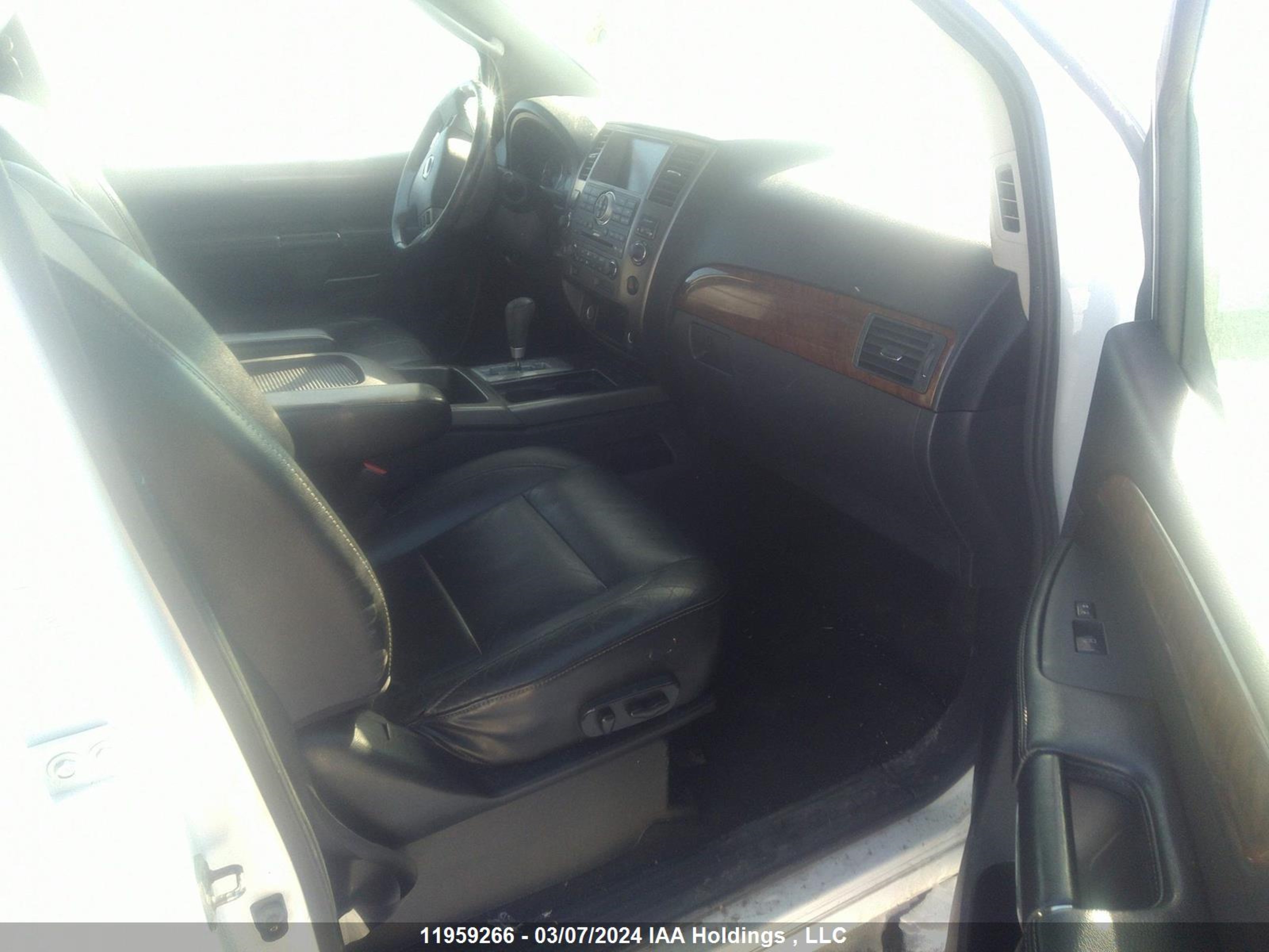 Photo 4 VIN: 5N1AA0NC7BN621077 - NISSAN ARMADA 