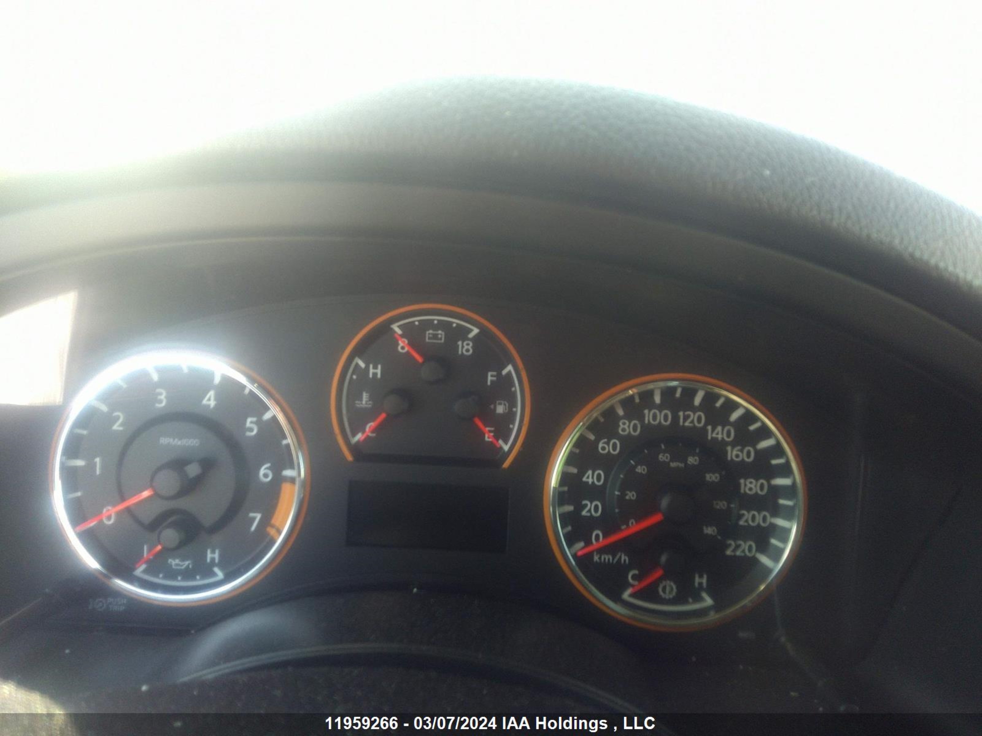 Photo 6 VIN: 5N1AA0NC7BN621077 - NISSAN ARMADA 