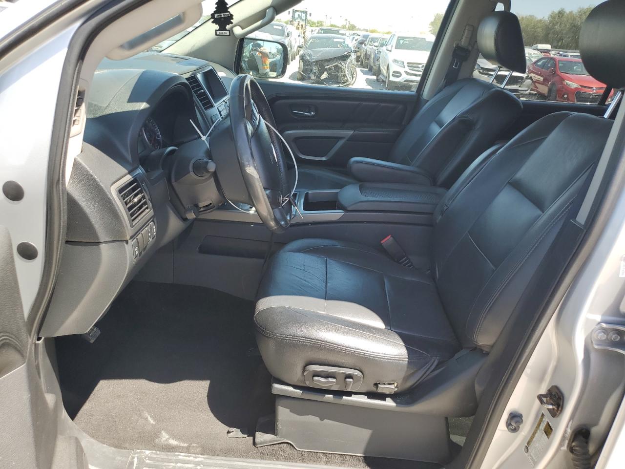 Photo 6 VIN: 5N1AA0ND1FN600739 - NISSAN ARMADA 