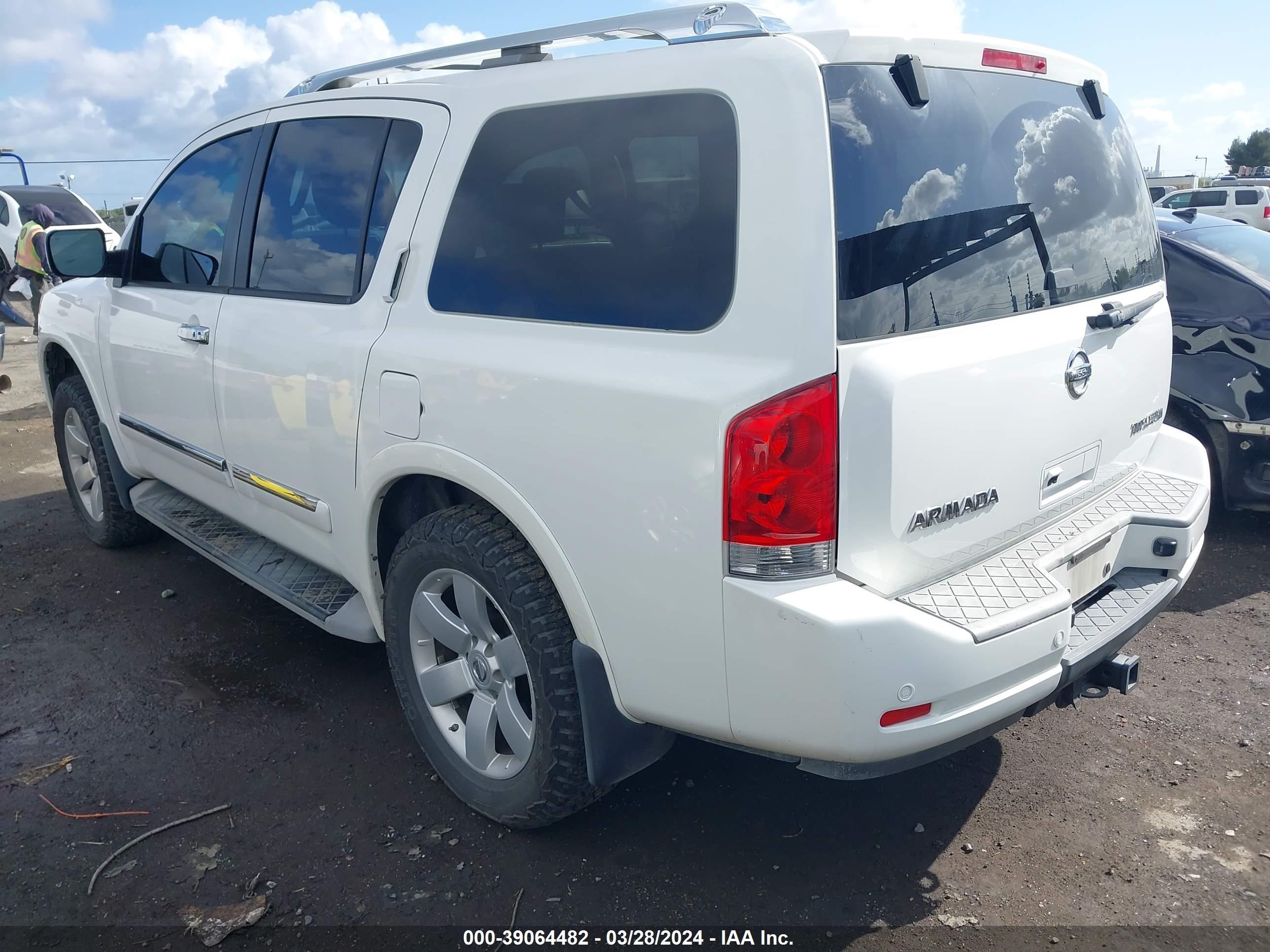 Photo 2 VIN: 5N1AA0ND4AN623621 - NISSAN ARMADA 