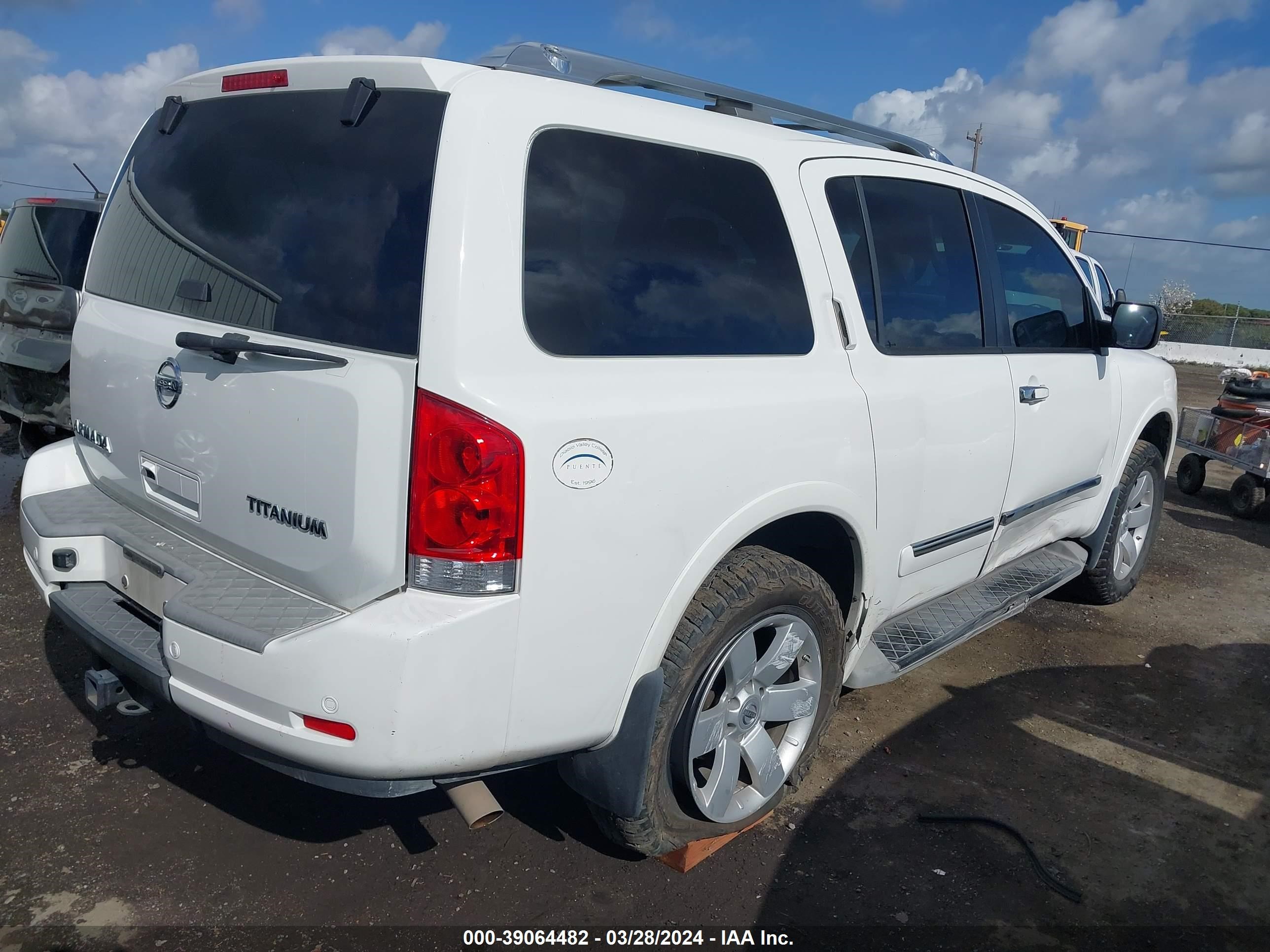 Photo 3 VIN: 5N1AA0ND4AN623621 - NISSAN ARMADA 