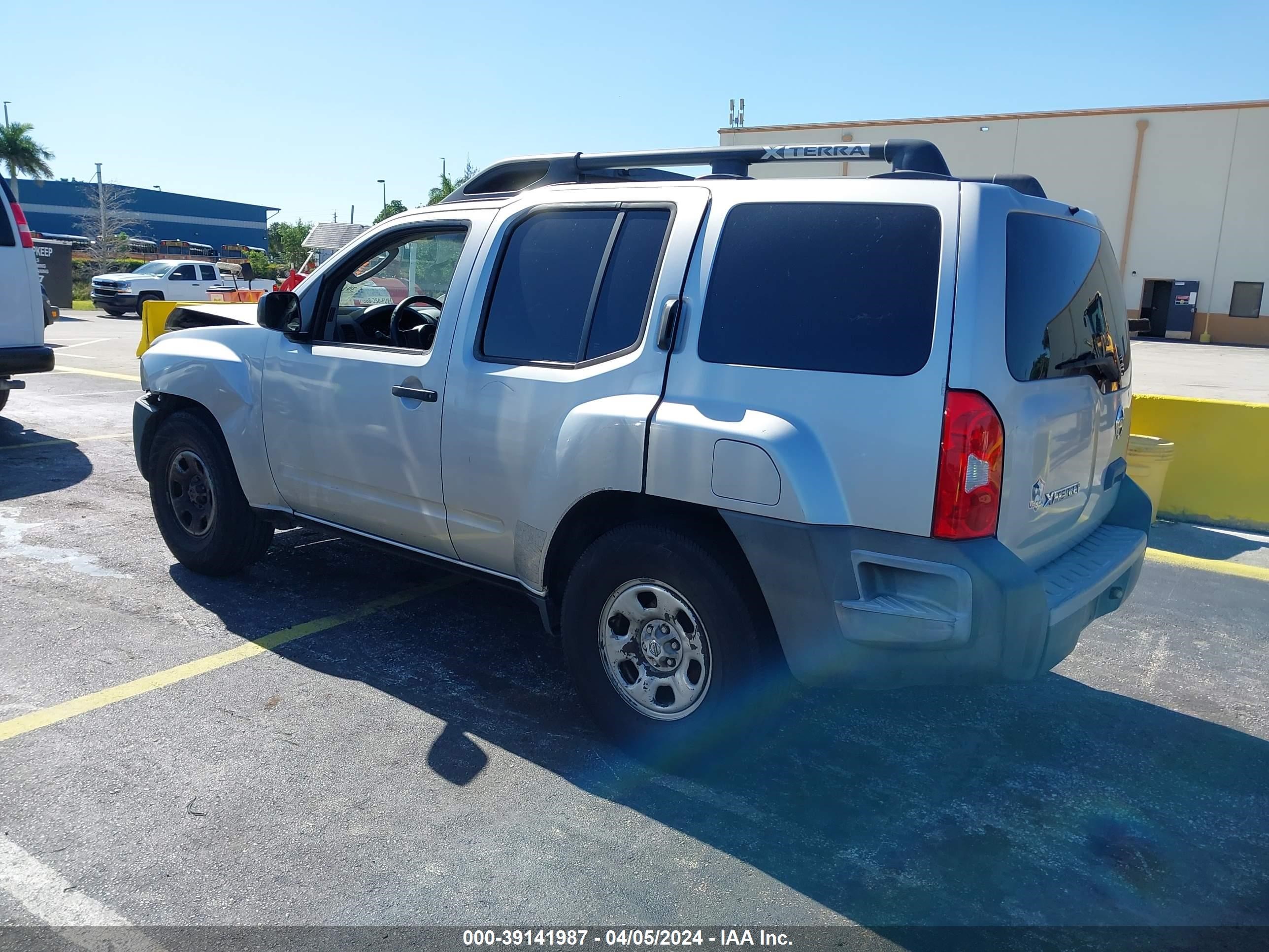 Photo 2 VIN: 5N1AN08U27C514739 - NISSAN XTERRA 