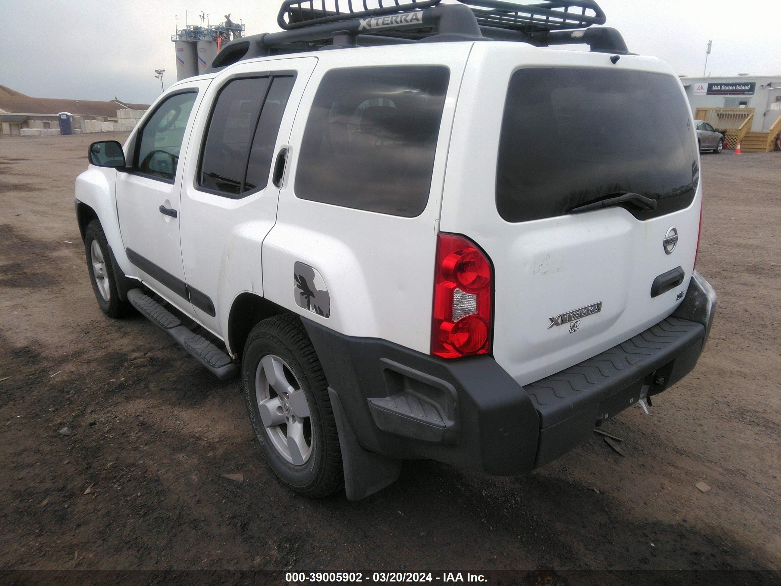 Photo 2 VIN: 5N1AN08U35C637009 - NISSAN XTERRA 