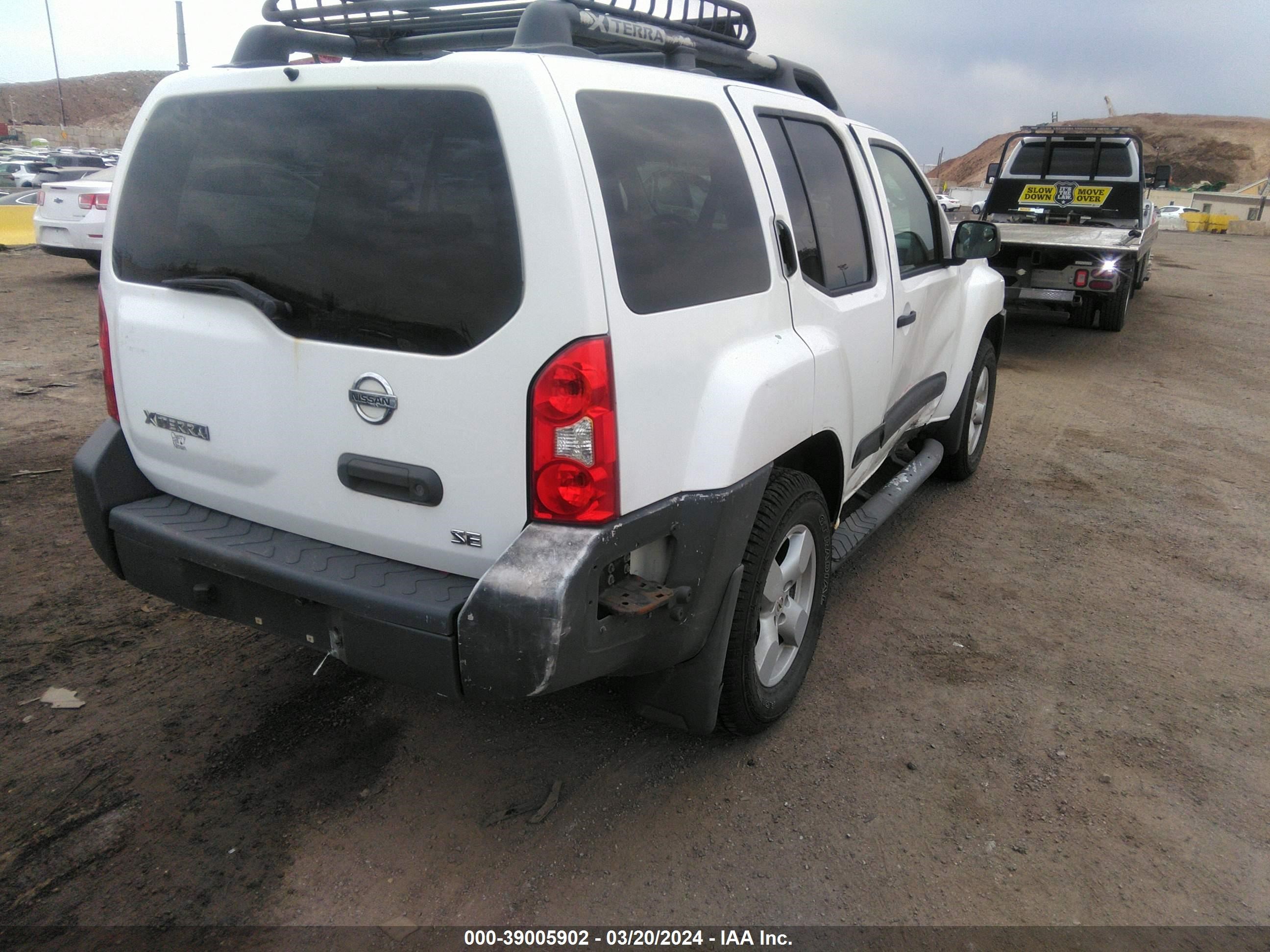 Photo 3 VIN: 5N1AN08U35C637009 - NISSAN XTERRA 