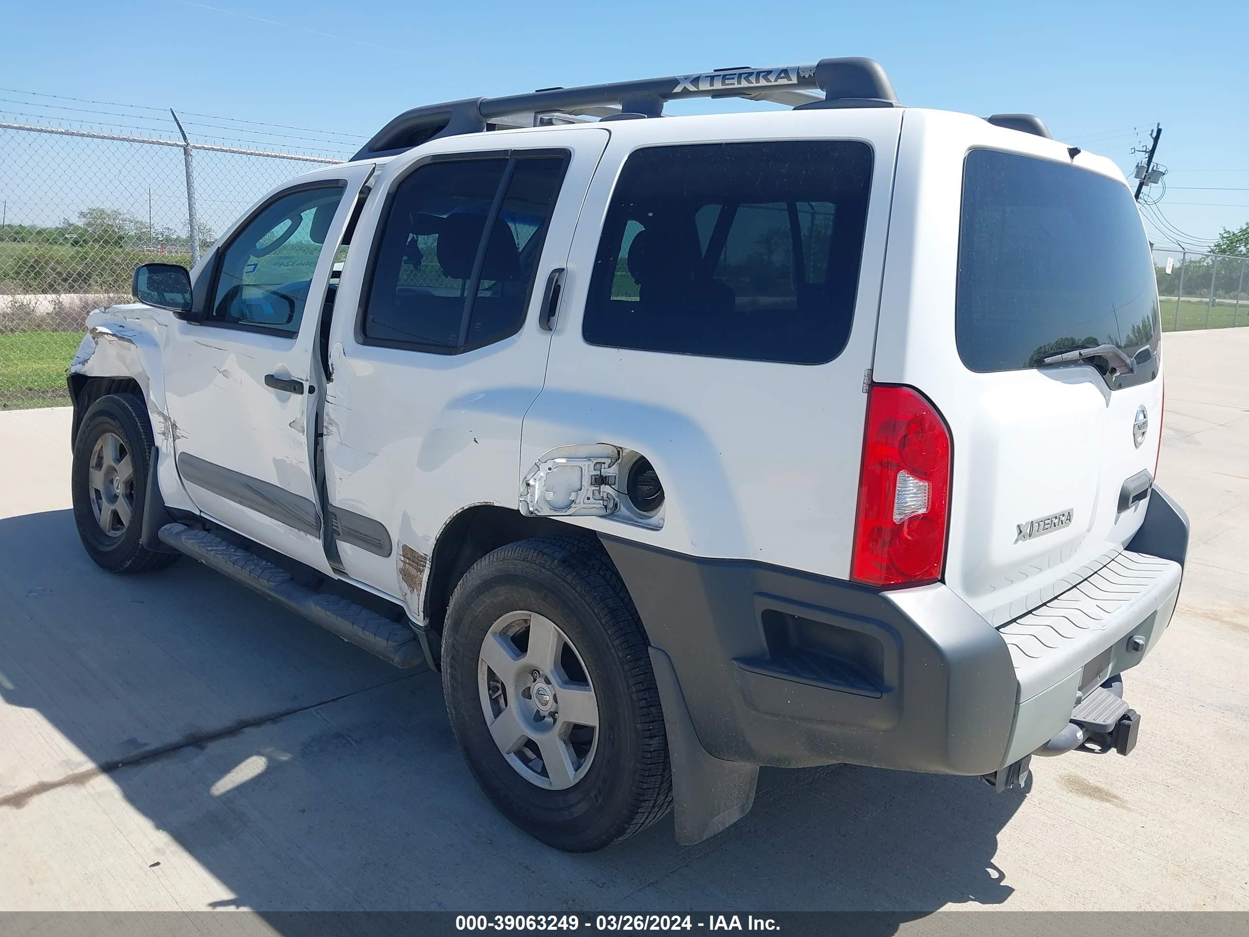 Photo 2 VIN: 5N1AN08U95C646183 - NISSAN XTERRA 