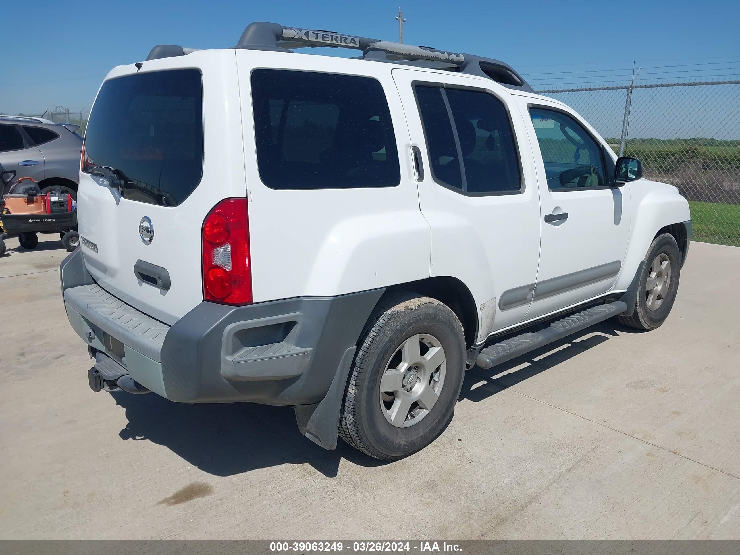 Photo 3 VIN: 5N1AN08U95C646183 - NISSAN XTERRA 