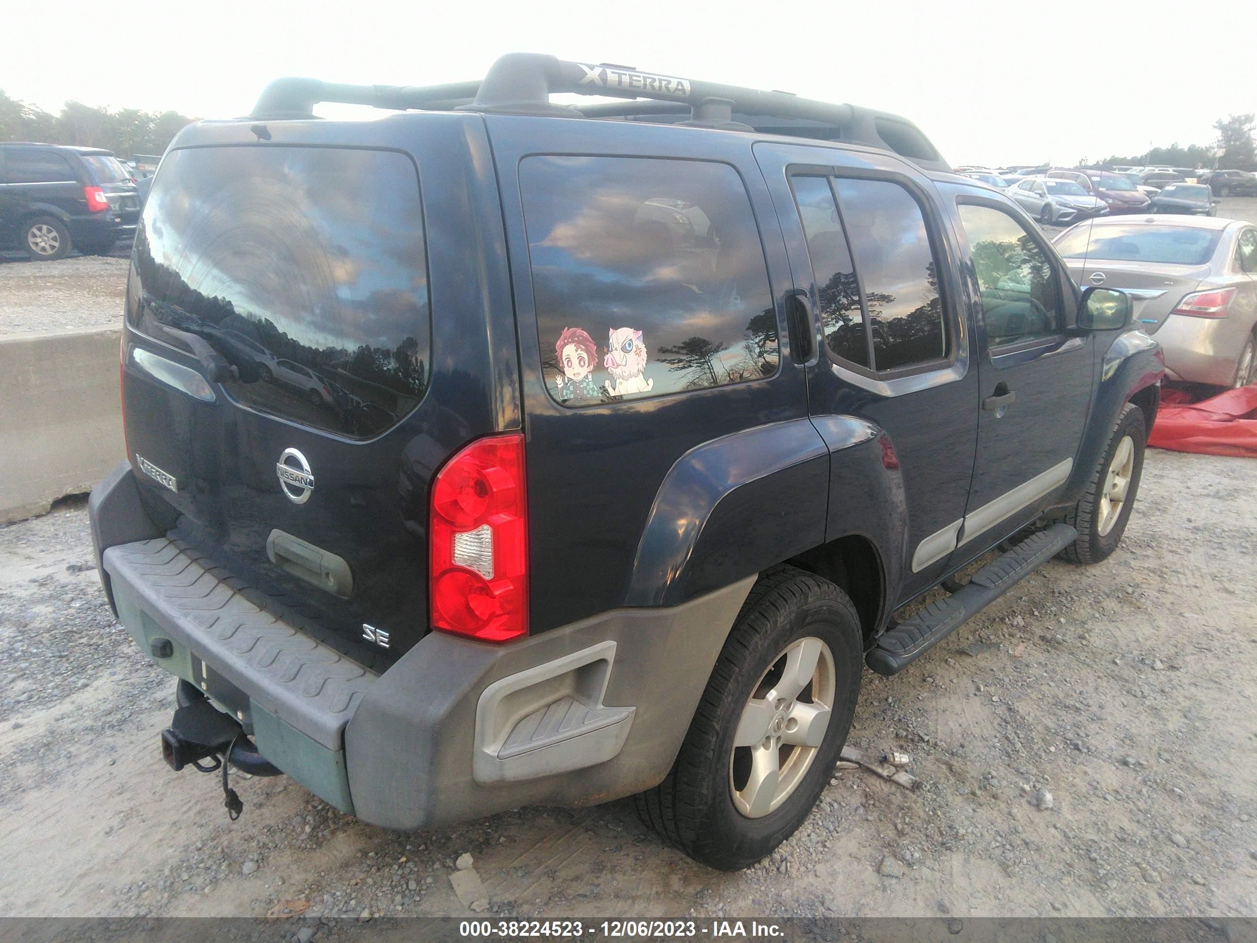 Photo 3 VIN: 5N1AN08UX7C532728 - NISSAN XTERRA 