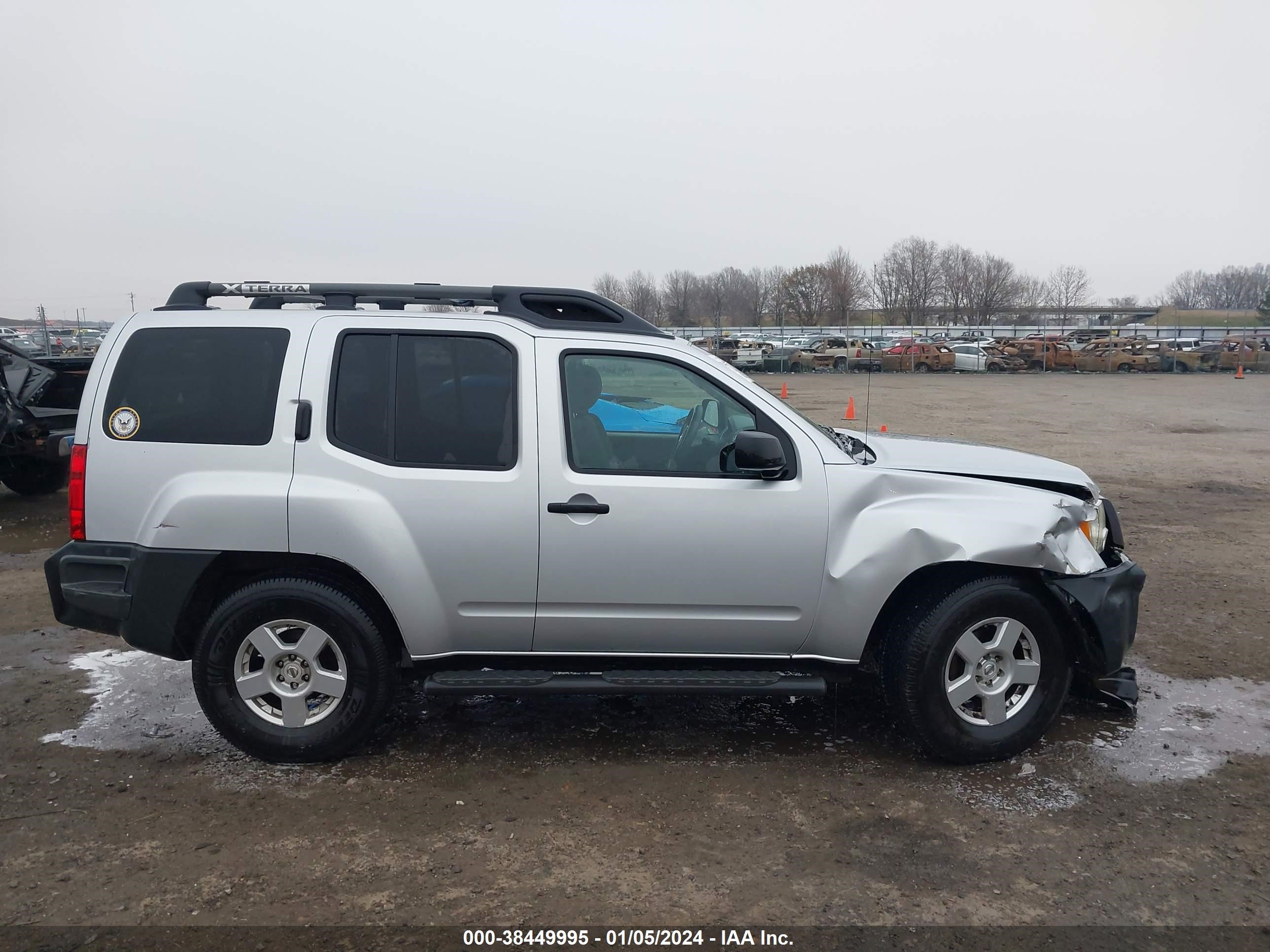 Photo 12 VIN: 5N1AN08UX7C541770 - NISSAN XTERRA 