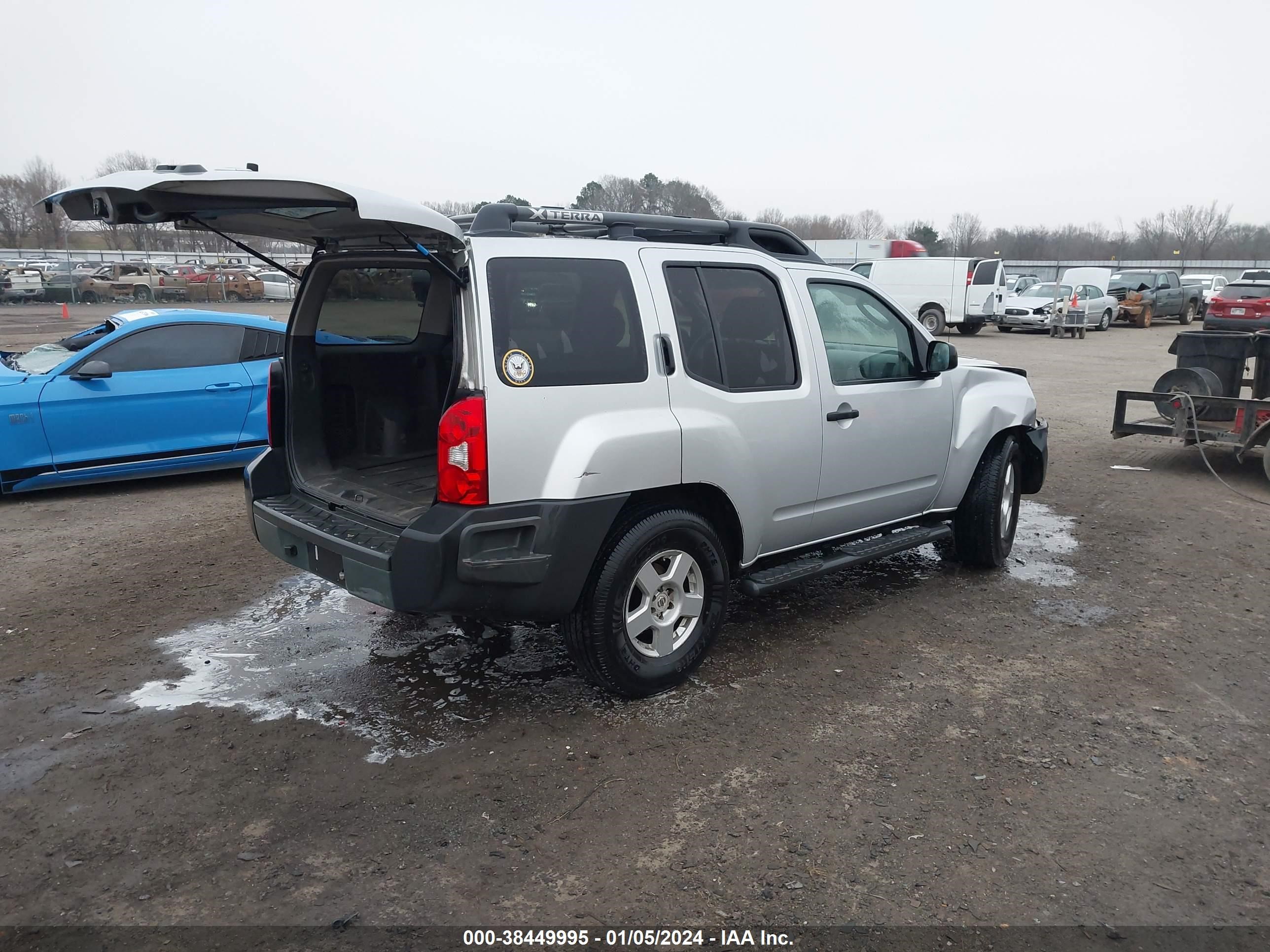 Photo 3 VIN: 5N1AN08UX7C541770 - NISSAN XTERRA 