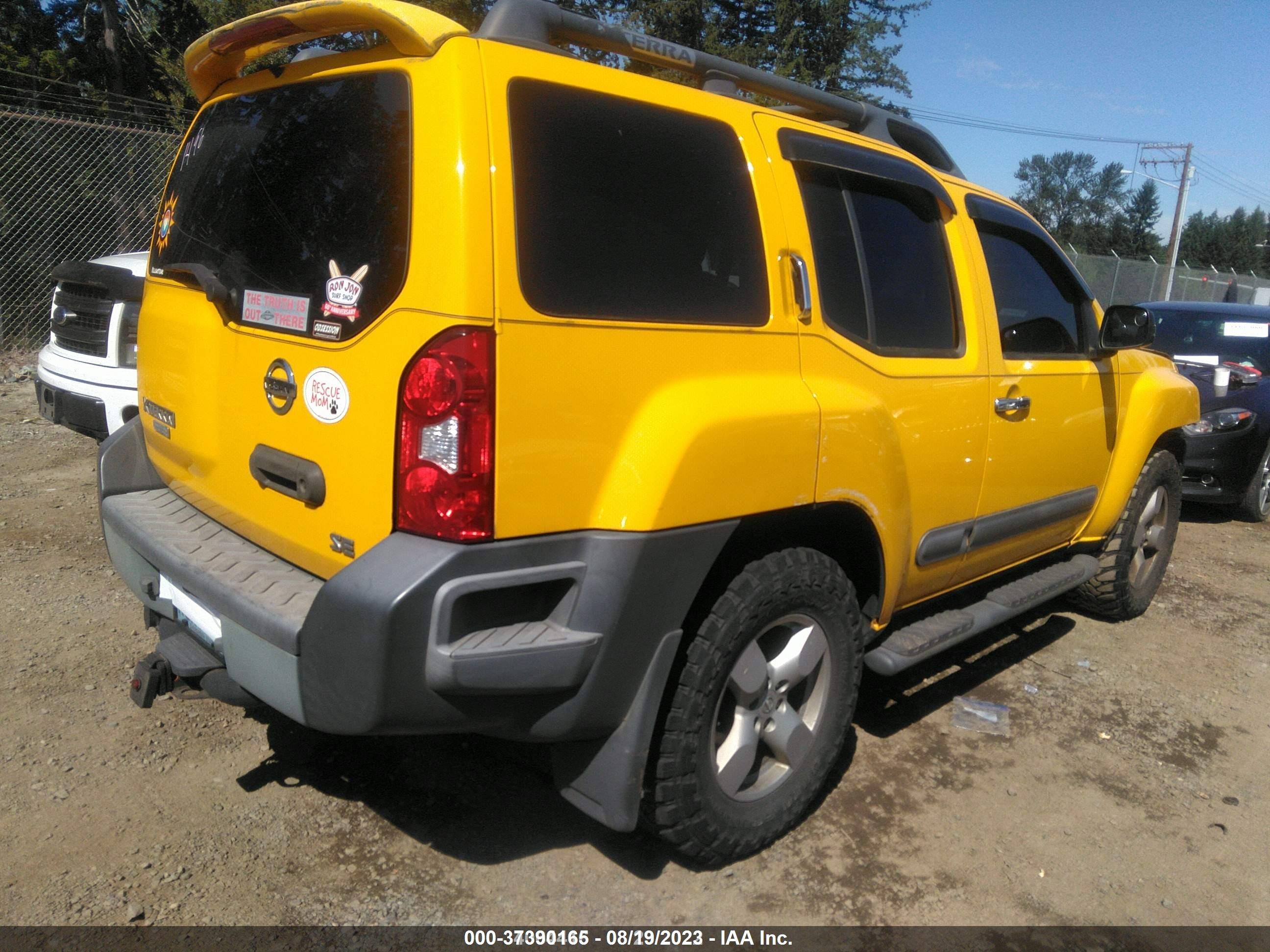 Photo 3 VIN: 5N1AN08W65C613725 - NISSAN XTERRA 