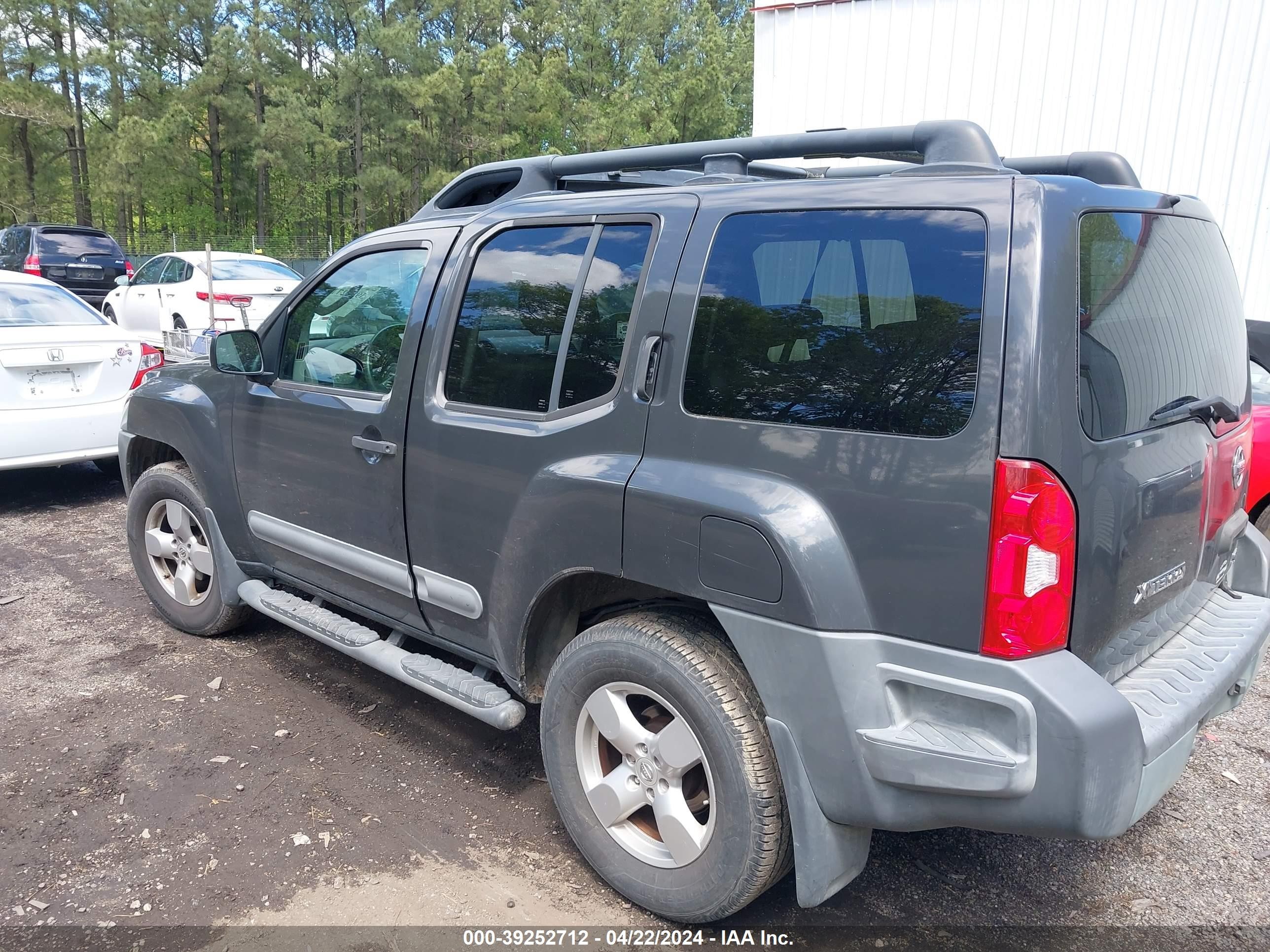 Photo 2 VIN: 5N1AN08W75C608307 - NISSAN XTERRA 