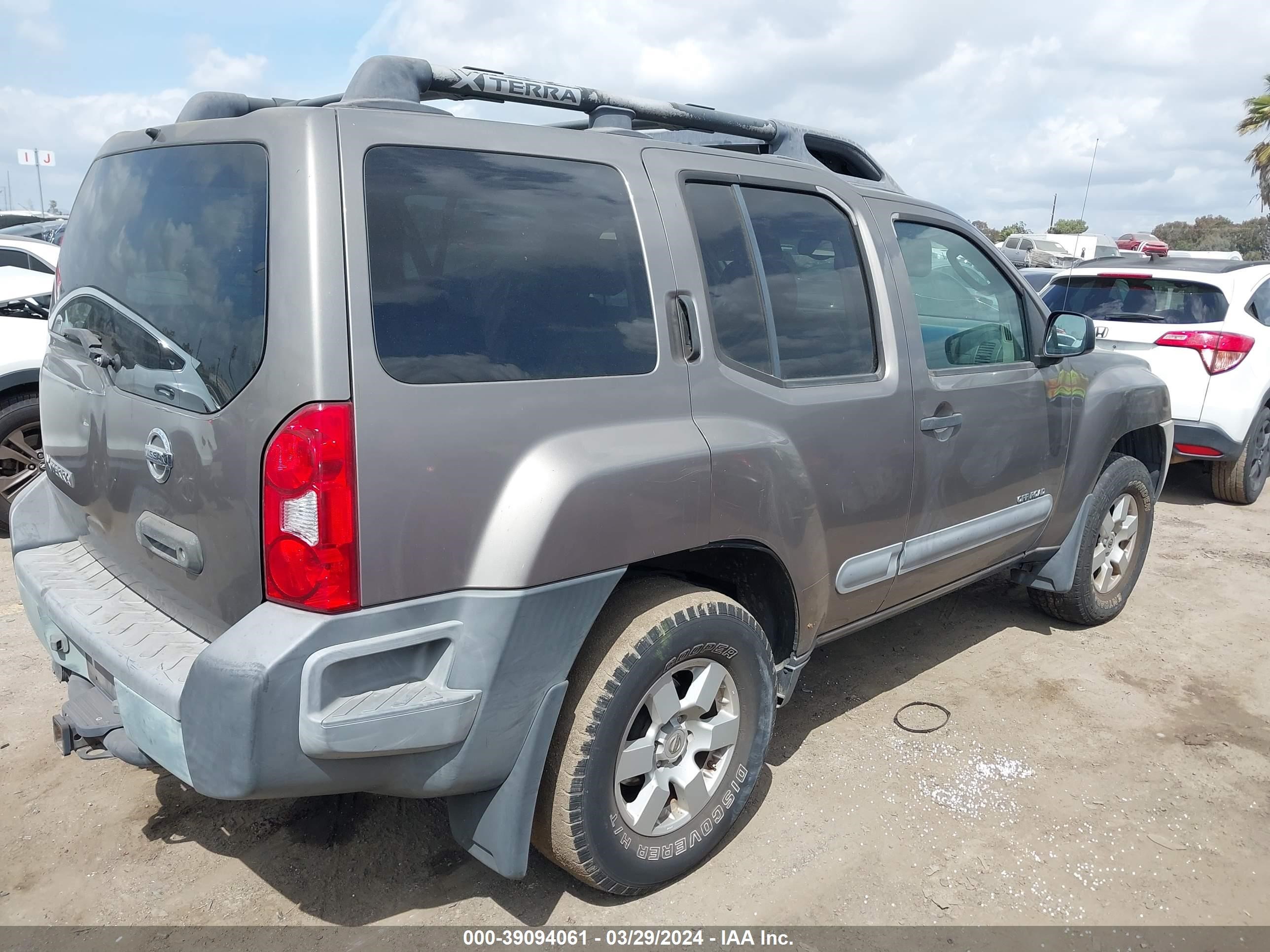 Photo 3 VIN: 5N1AN08W95C651935 - NISSAN XTERRA 