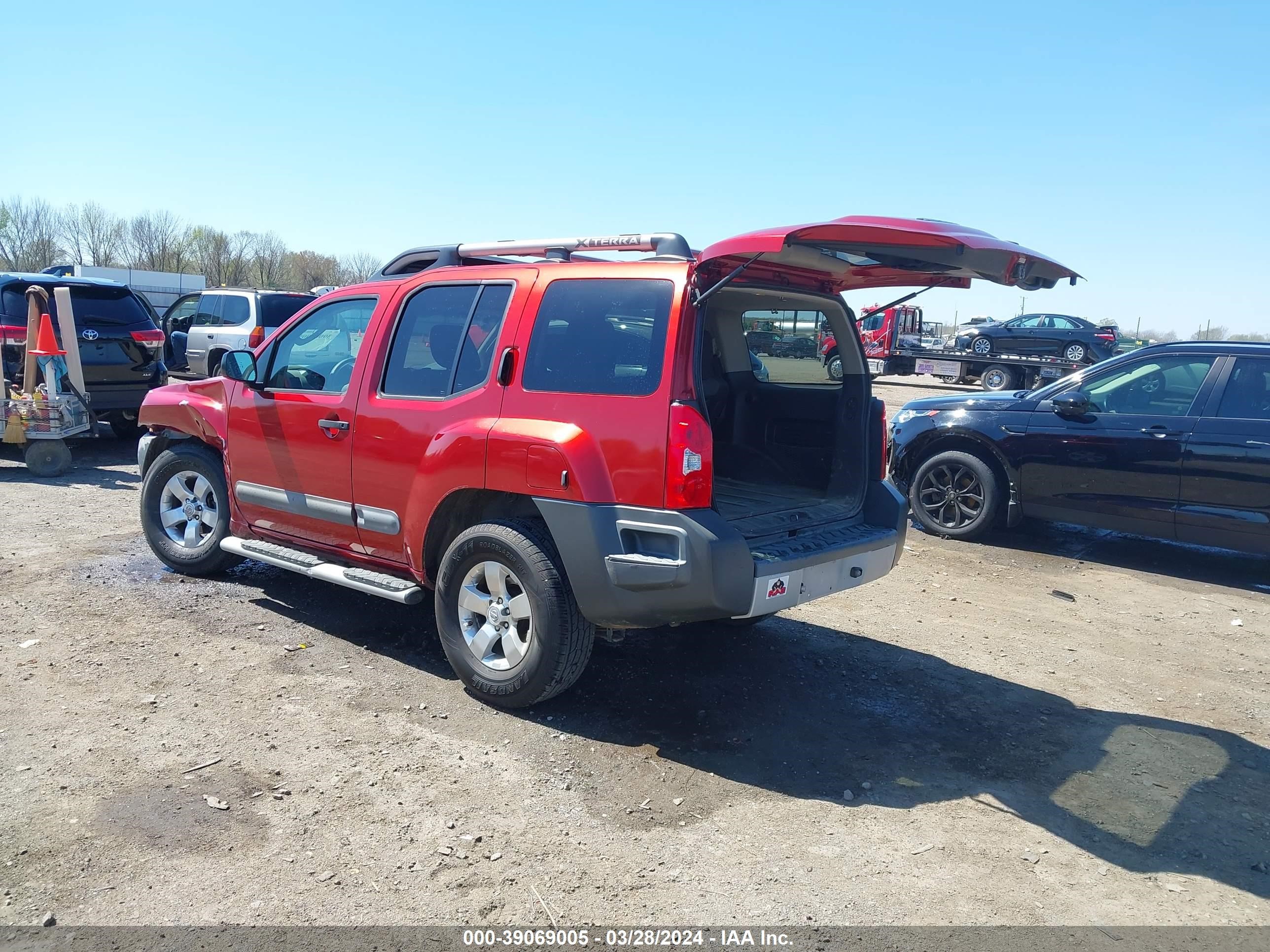 Photo 2 VIN: 5N1AN0NU3CC513873 - NISSAN XTERRA 