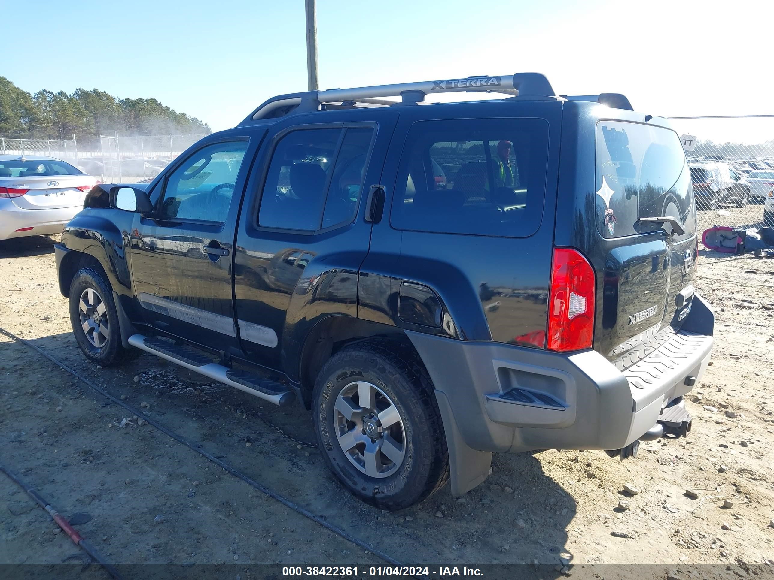 Photo 2 VIN: 5N1AN0NW1BC504301 - NISSAN XTERRA 