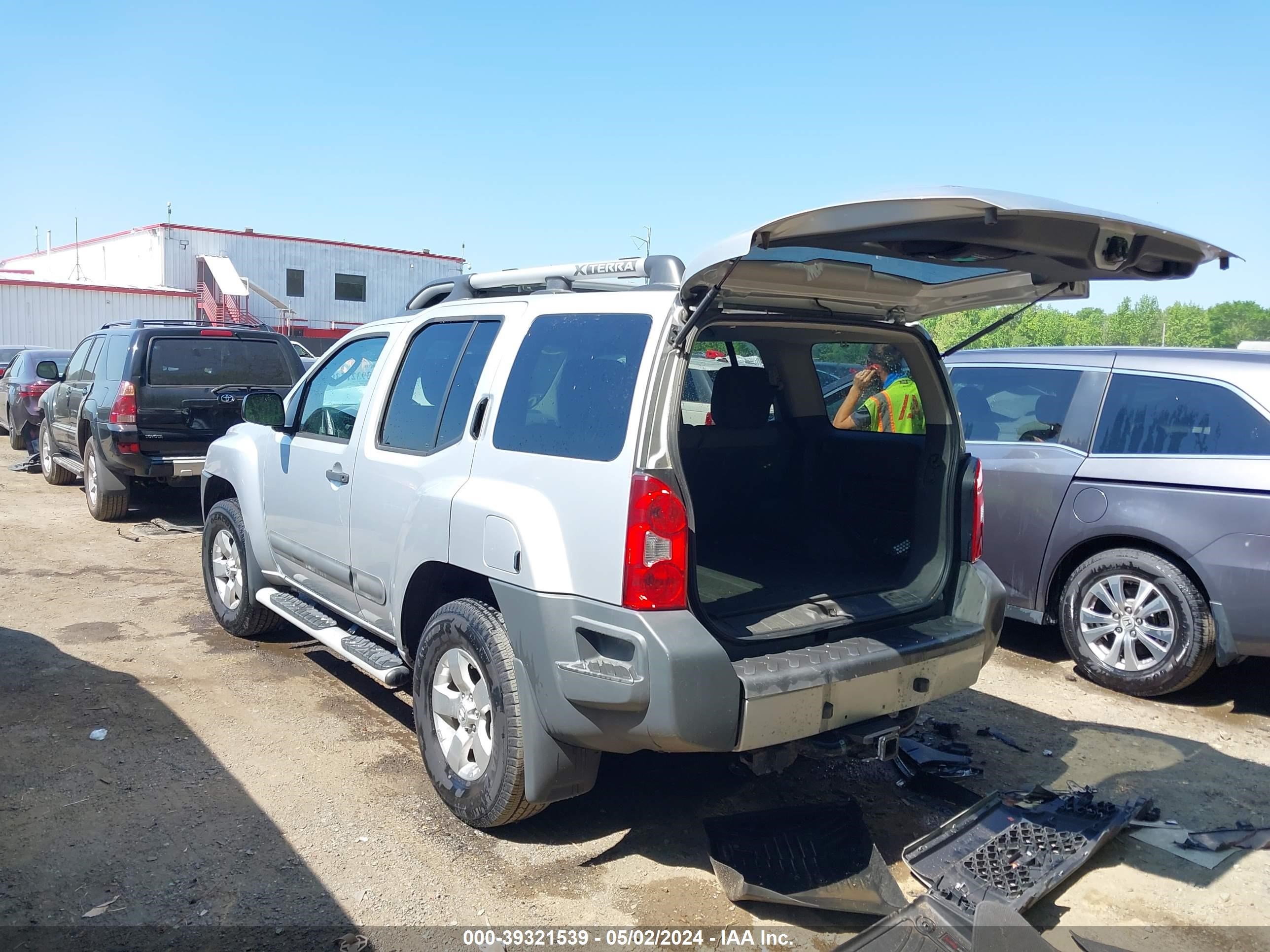 Photo 2 VIN: 5N1AN0NW2CC523926 - NISSAN XTERRA 