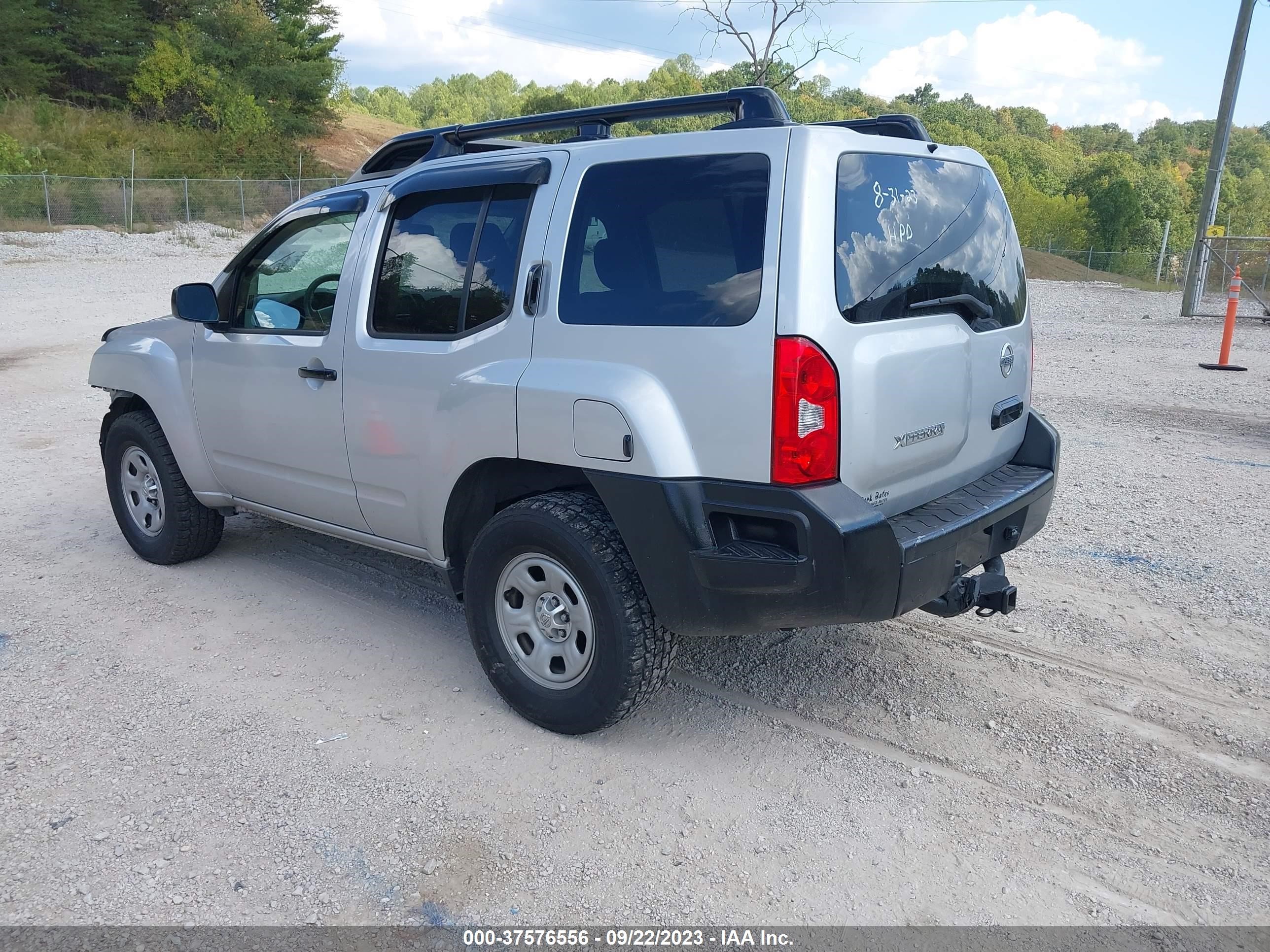 Photo 2 VIN: 5N1AN0NW2DN824590 - NISSAN XTERRA 