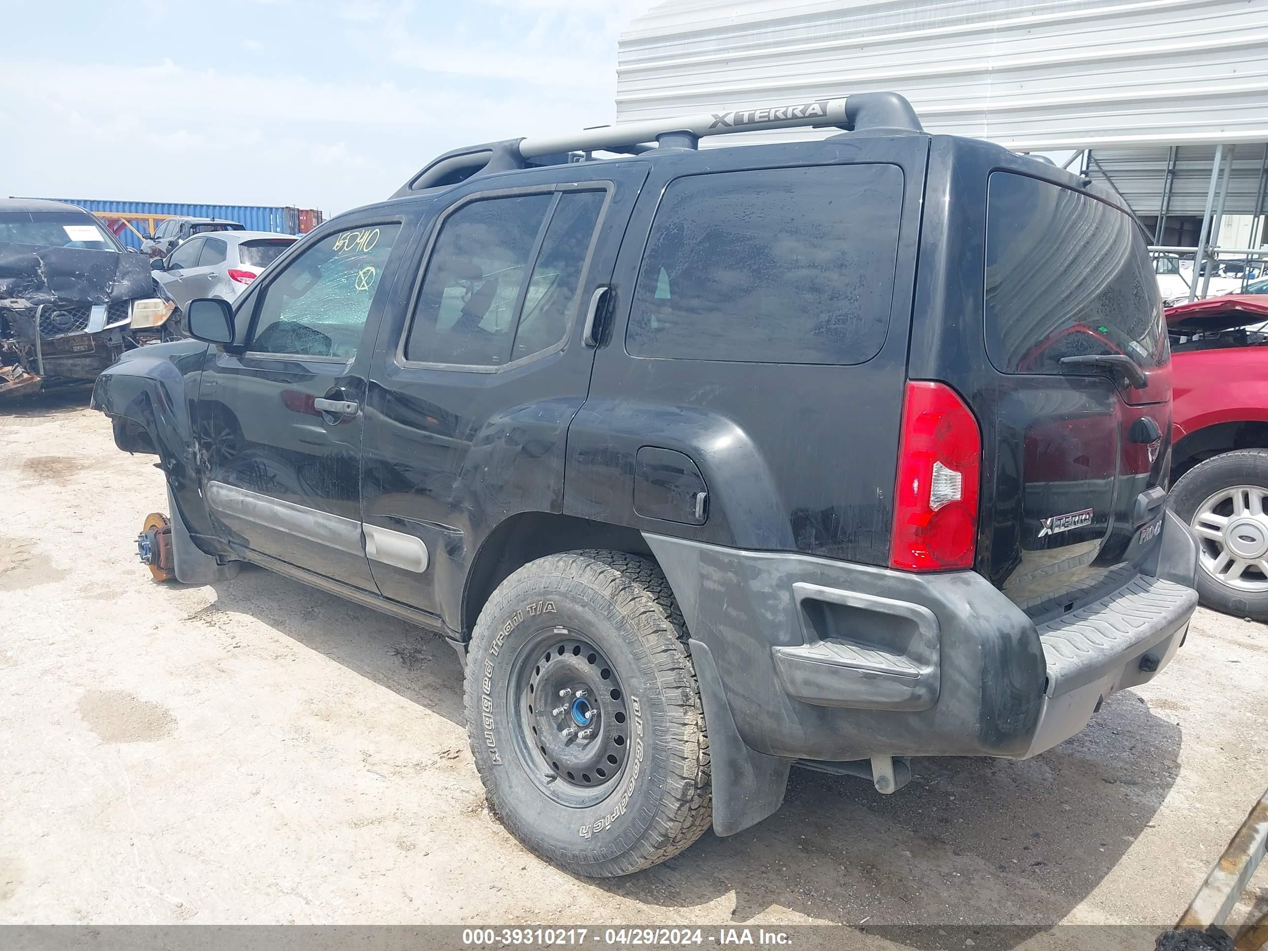 Photo 2 VIN: 5N1AN0NW9FN650410 - NISSAN XTERRA 