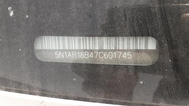 Photo 2 VIN: 5N1AR18B47C601745 - NISSAN PATHFINDER 