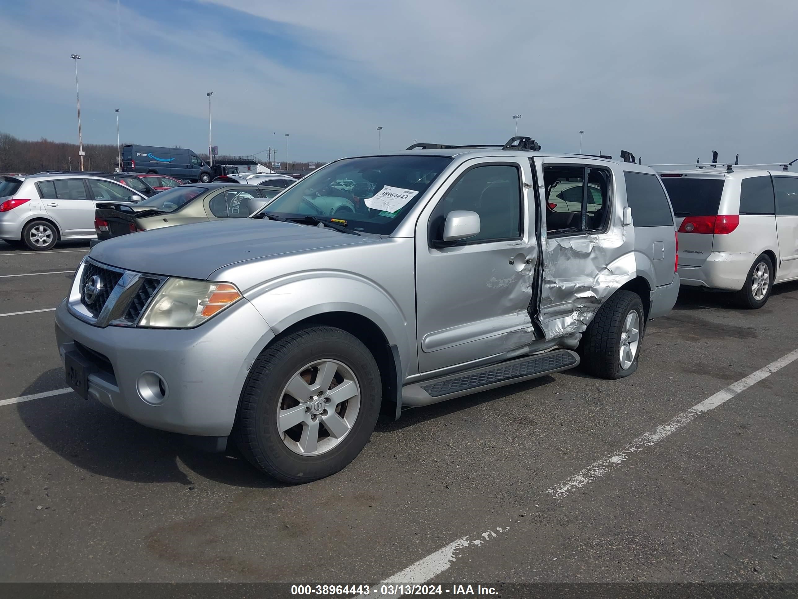 Photo 1 VIN: 5N1AR18B48C612441 - NISSAN PATHFINDER 