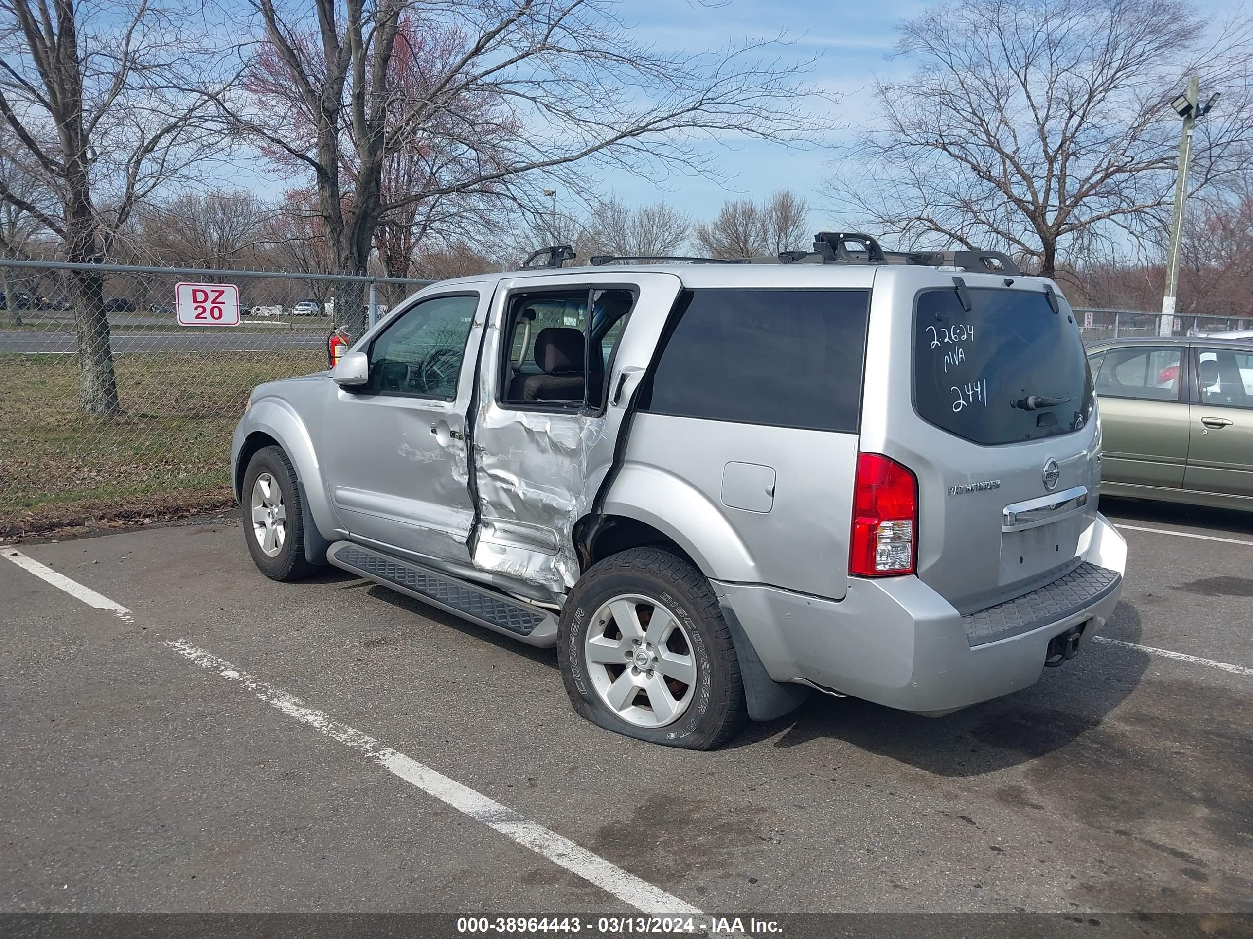 Photo 2 VIN: 5N1AR18B48C612441 - NISSAN PATHFINDER 