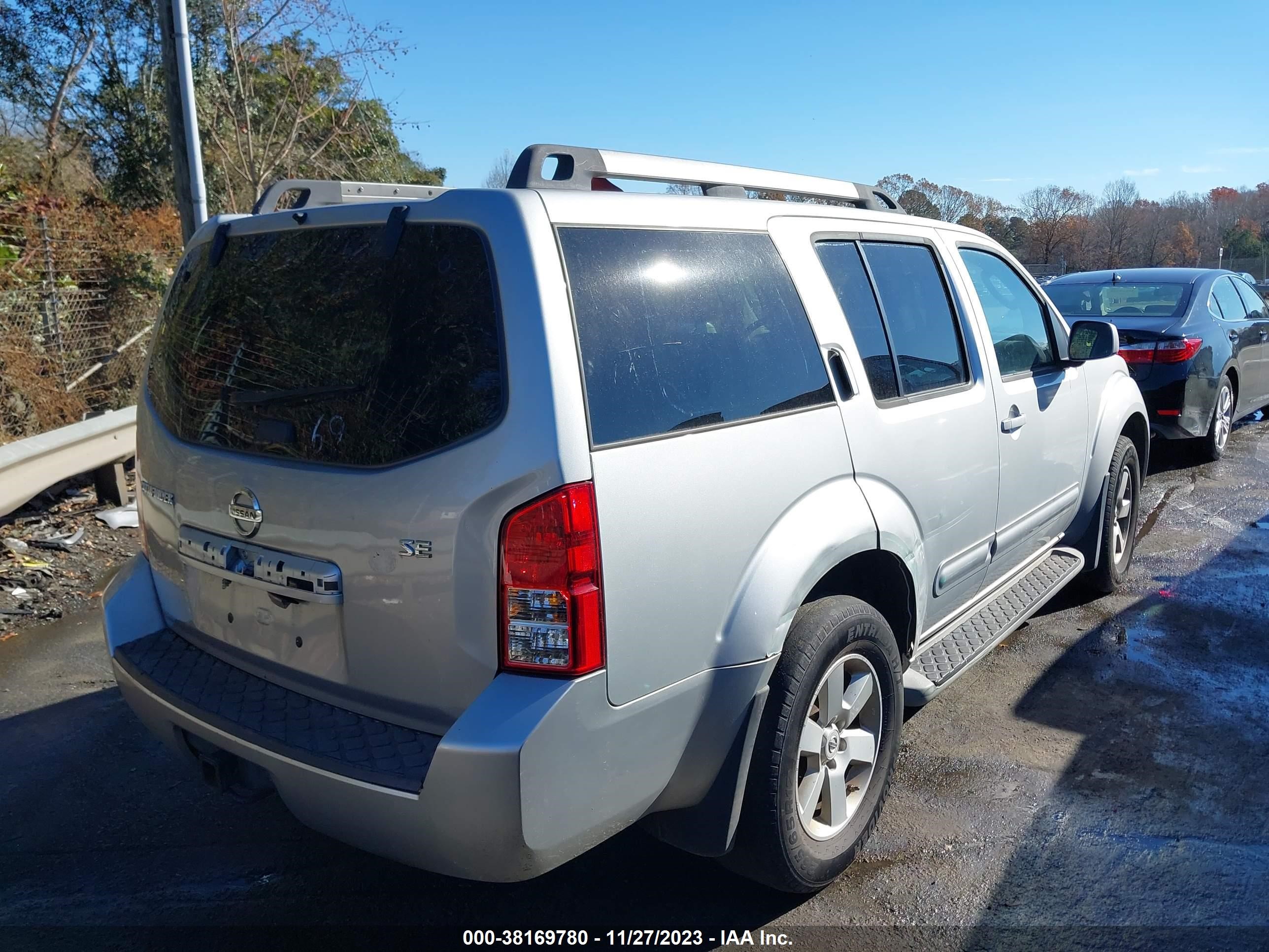 Photo 3 VIN: 5N1AR18B99C611125 - NISSAN PATHFINDER 