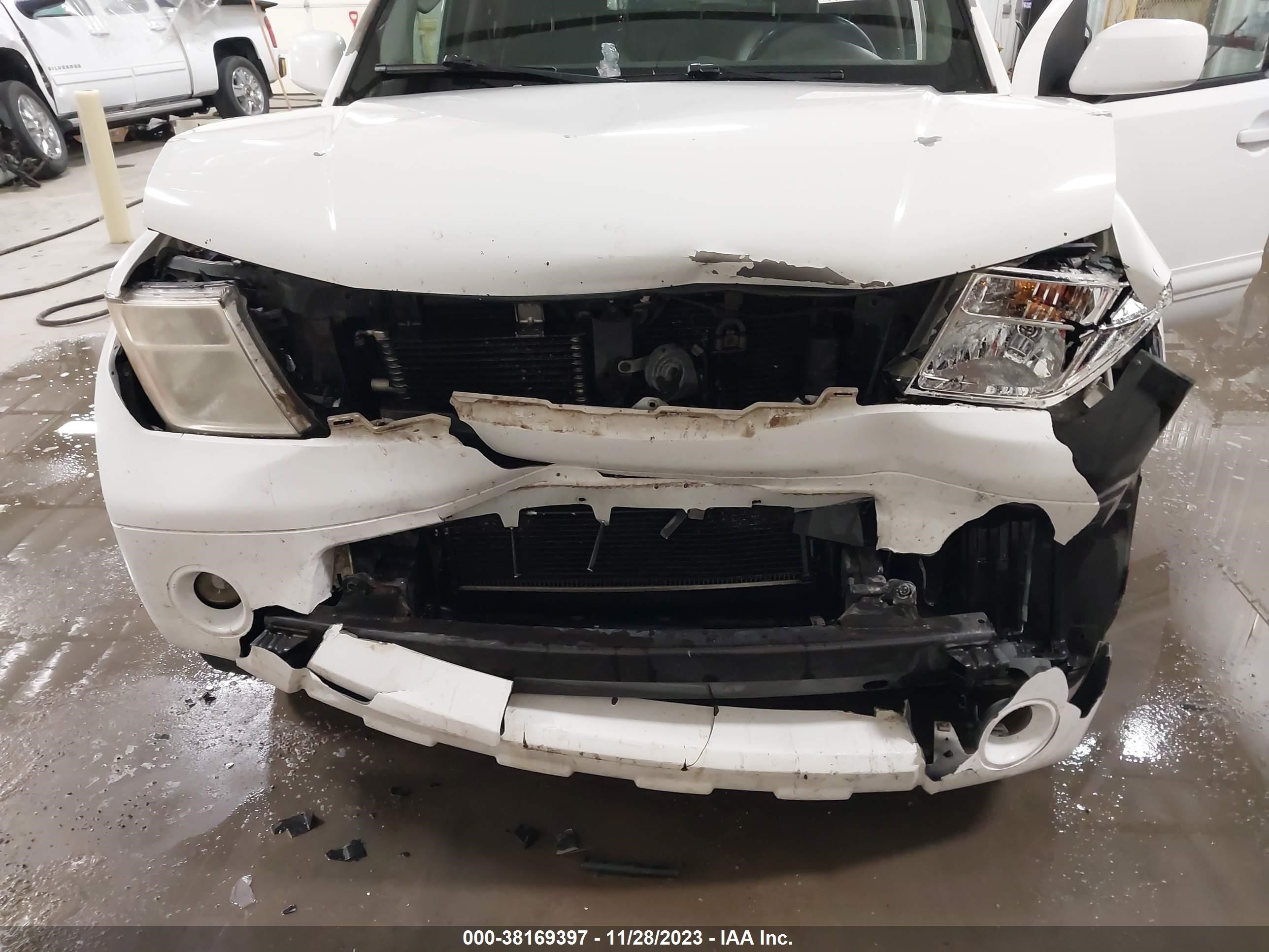 Photo 5 VIN: 5N1AR18U05C766982 - NISSAN PATHFINDER 