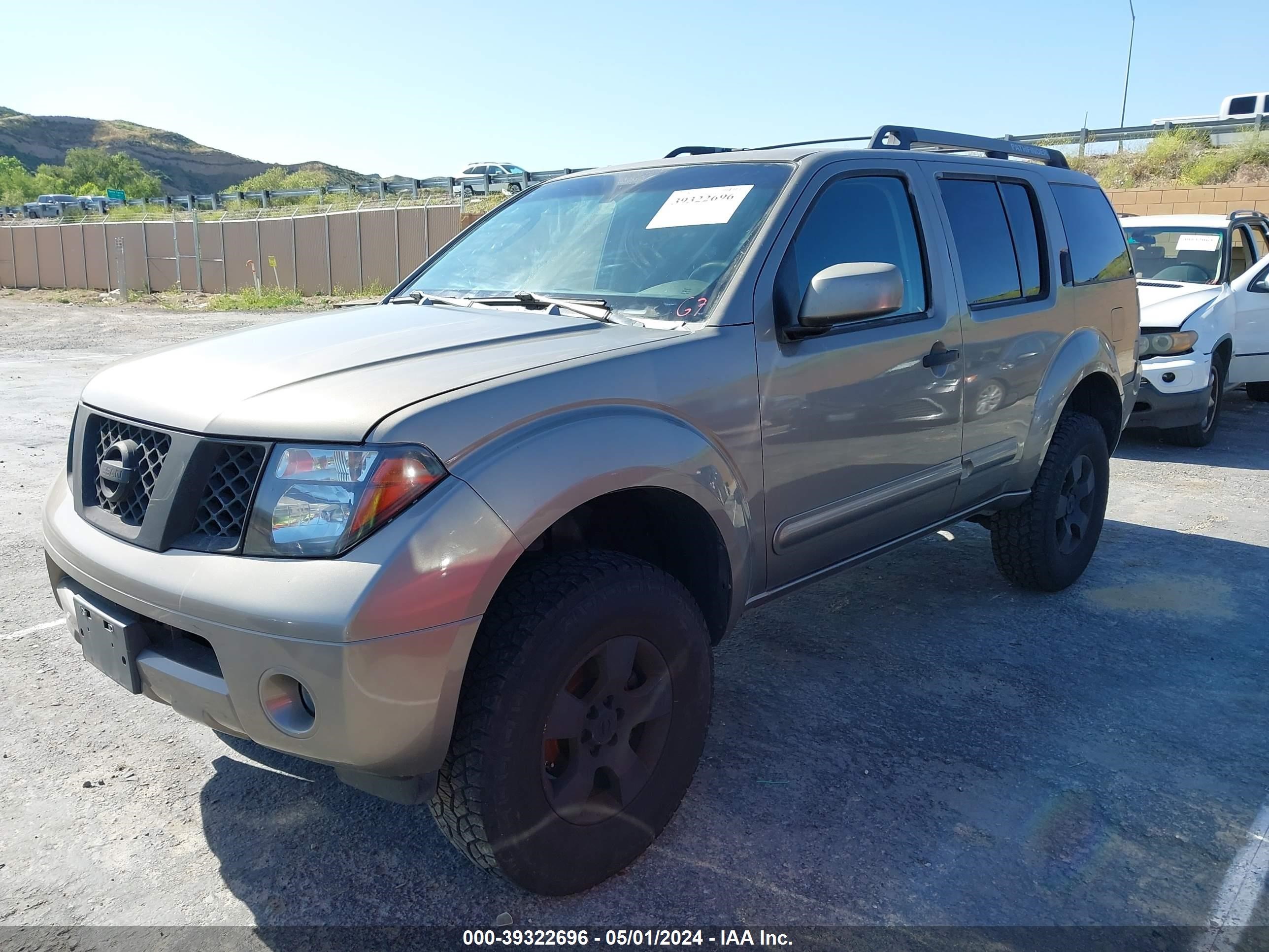 Photo 1 VIN: 5N1AR18U25C761802 - NISSAN PATHFINDER 