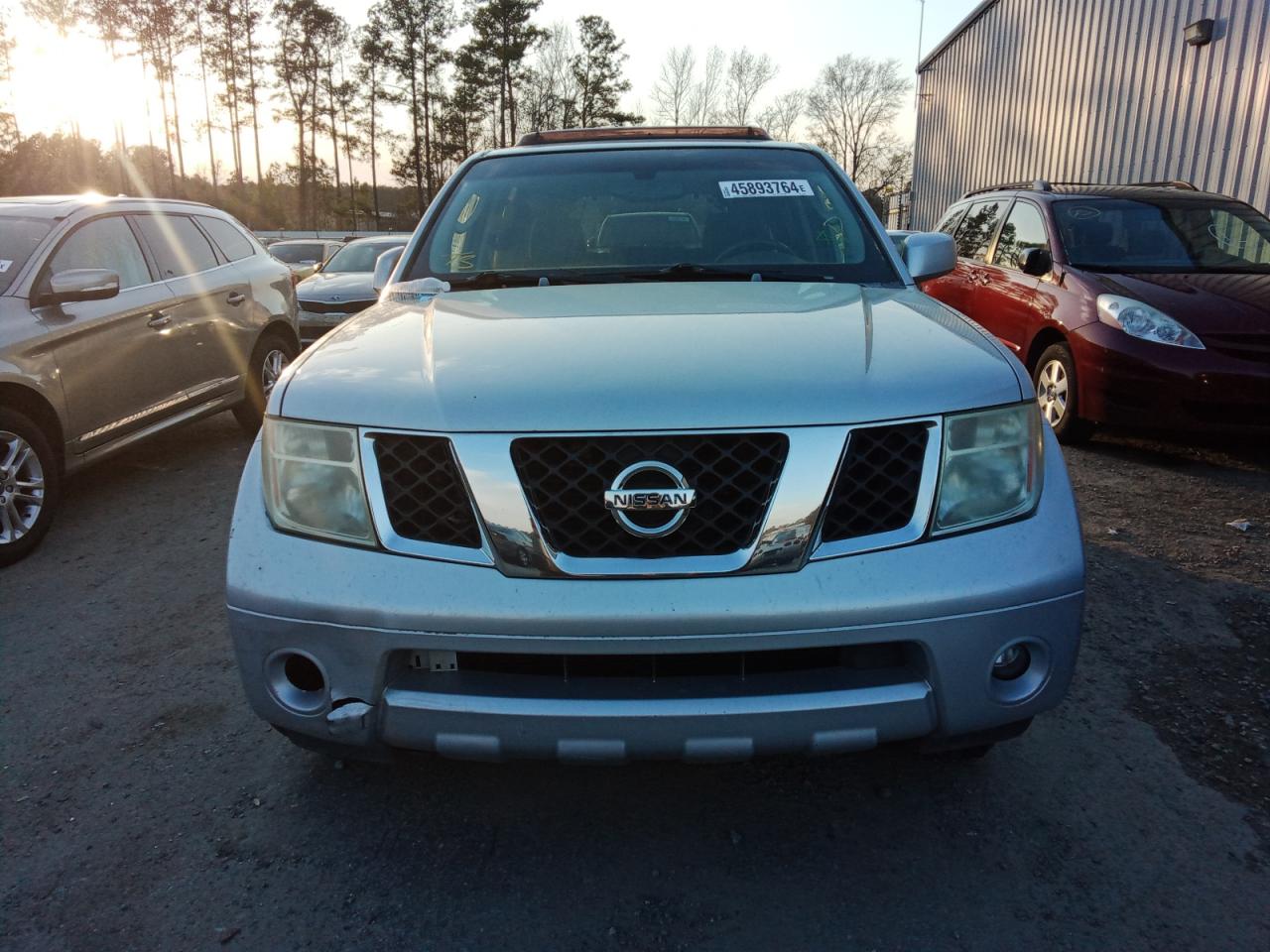 Photo 4 VIN: 5N1AR18U35C755717 - NISSAN PATHFINDER 