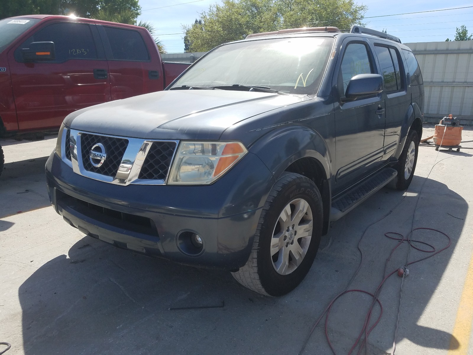 Photo 1 VIN: 5N1AR18U65C737888 - NISSAN PATHFINDER 